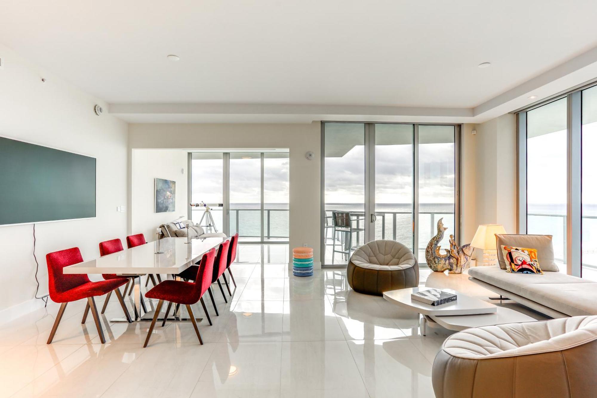 Stunning Ocean Views Riviera Condo!
