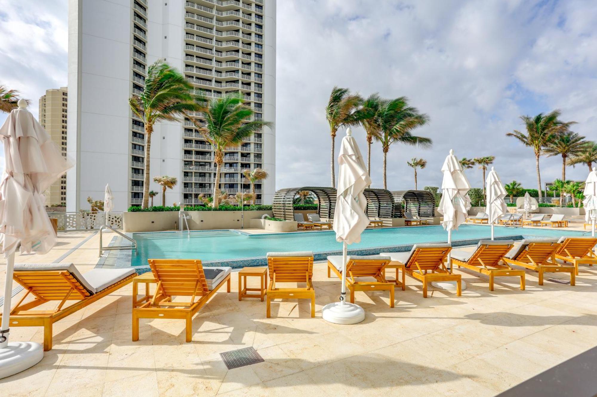 Apartment Stunning Ocean Views Riviera Condo! *