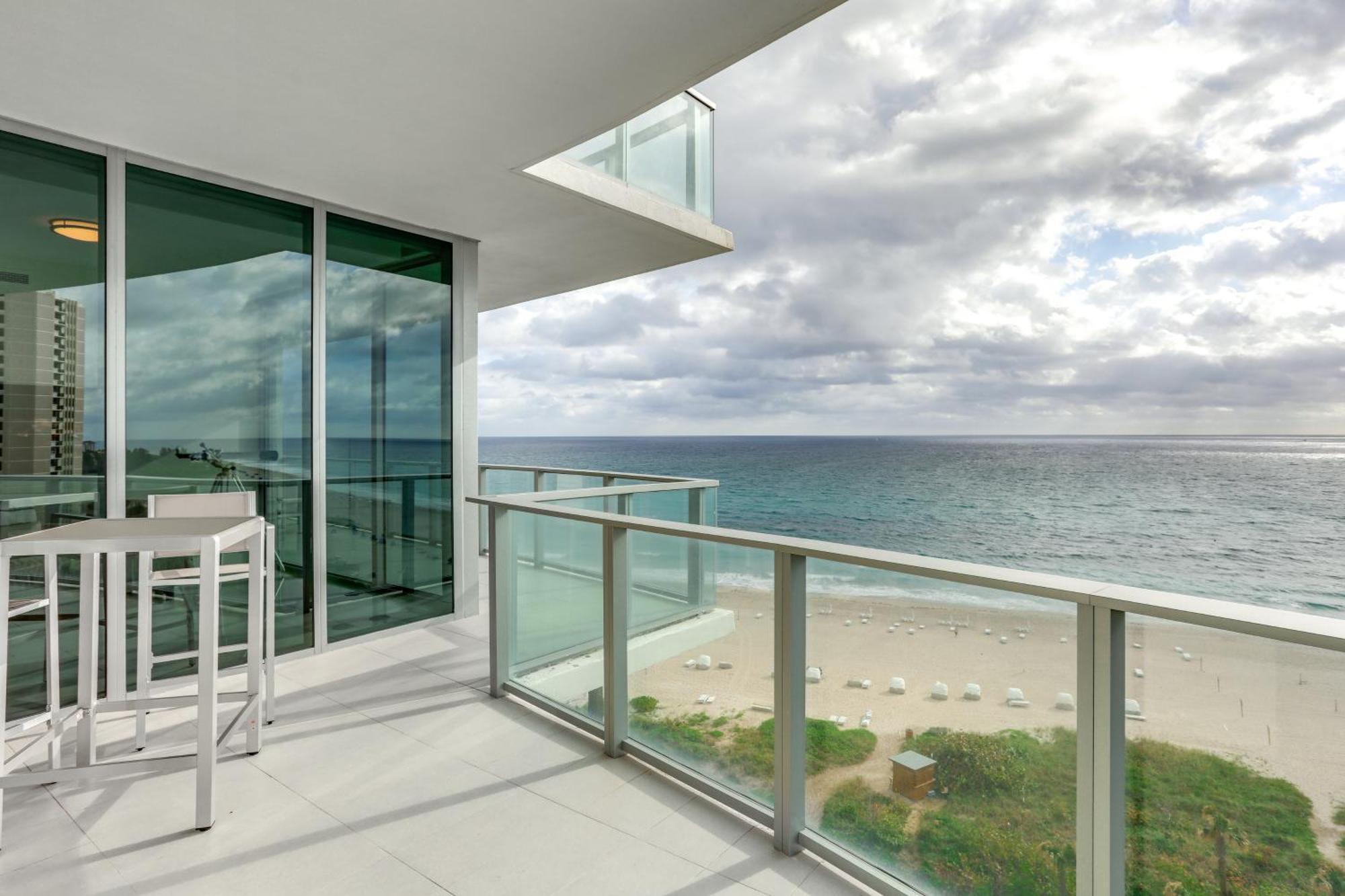 Stunning Ocean Views Riviera Condo! Apartment