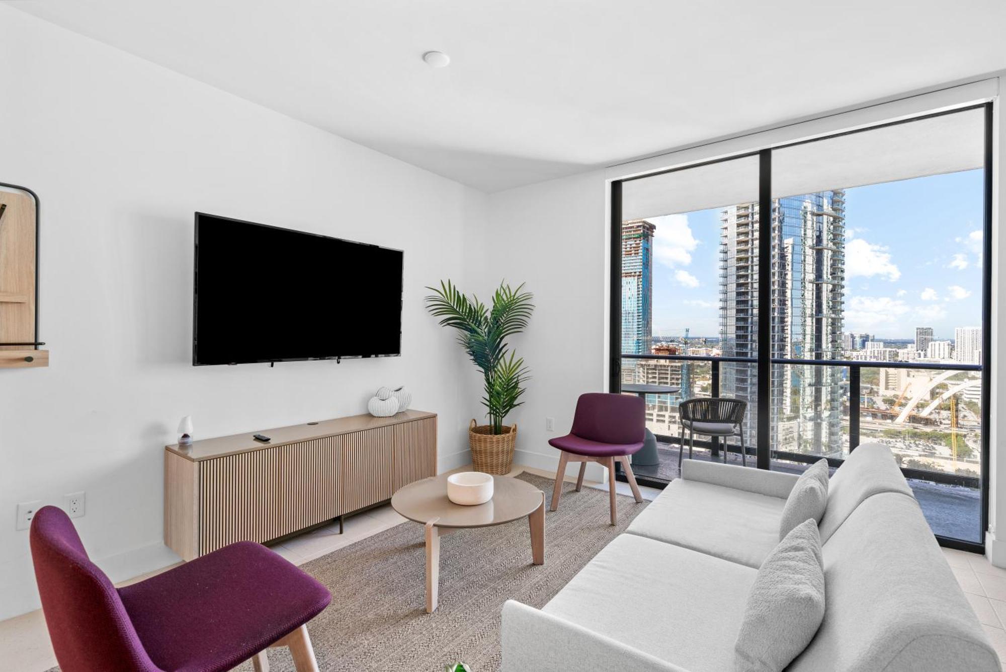 Luxury 2-bdrm In The Heart Of Downtown Apartment