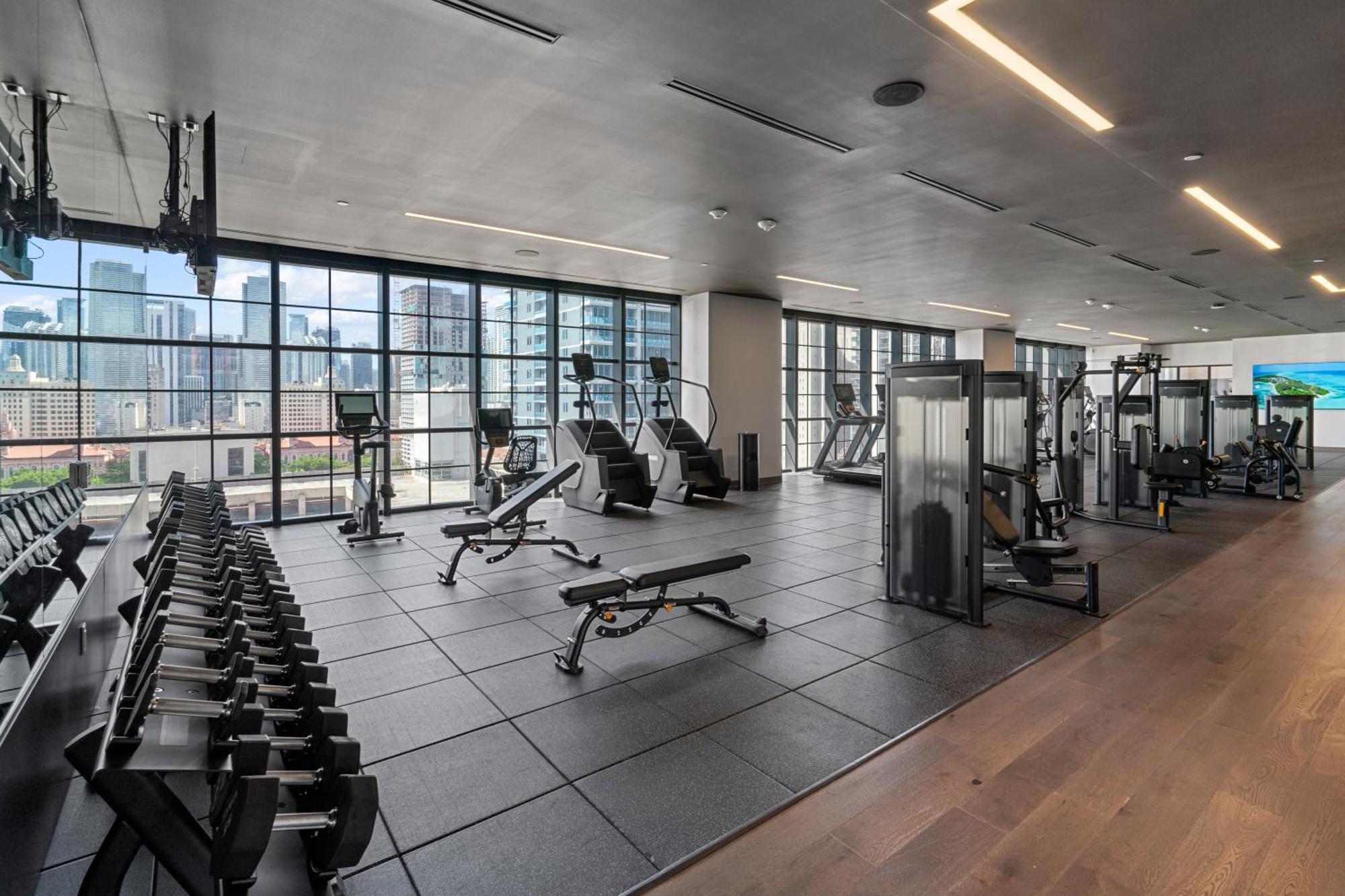Luxury 2-bdrm In The Heart Of Downtown *