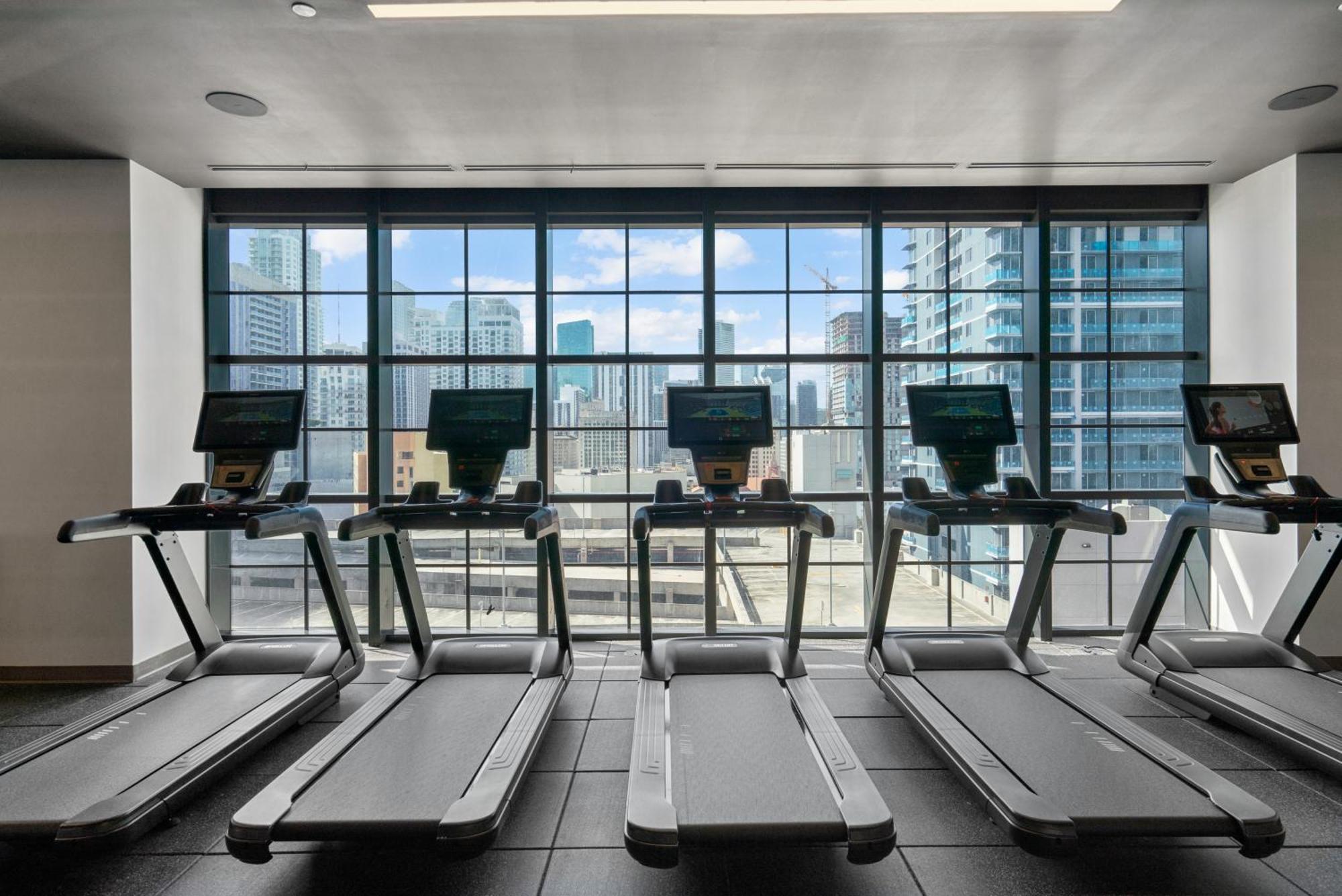 Luxury 2-bdrm In The Heart Of Downtown *
