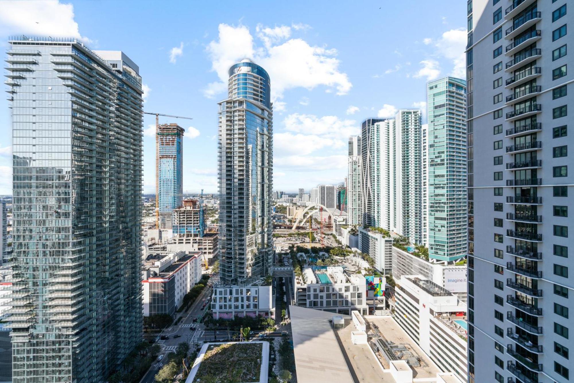 Luxury 2-bdrm In The Heart Of Downtown Apartment Miami