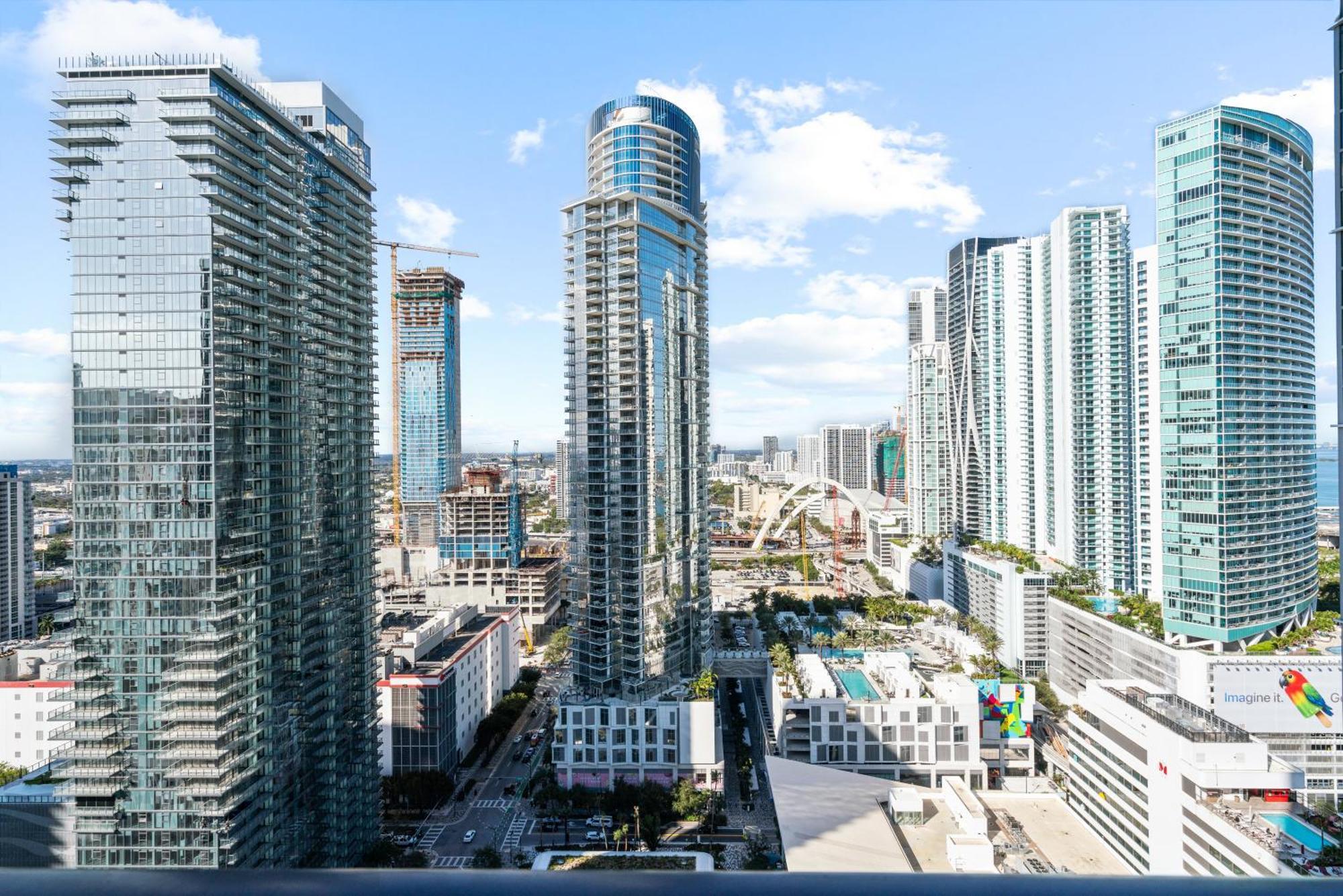 Luxury 2-bdrm In The Heart Of Downtown Miami