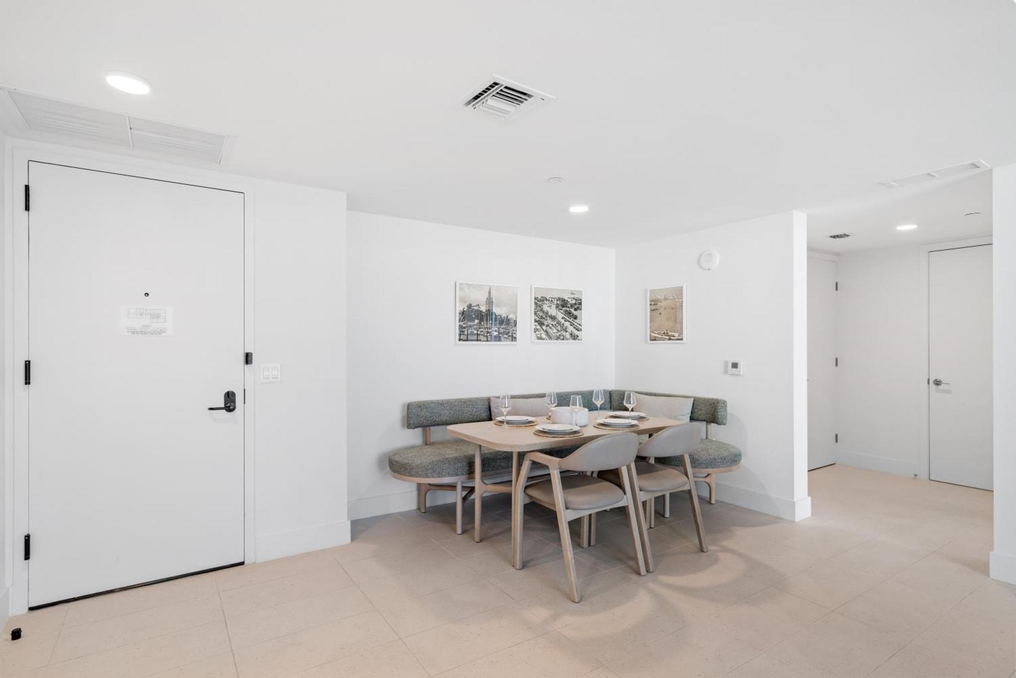 Apartment Luxury 2-bdrm In The Heart Of Downtown