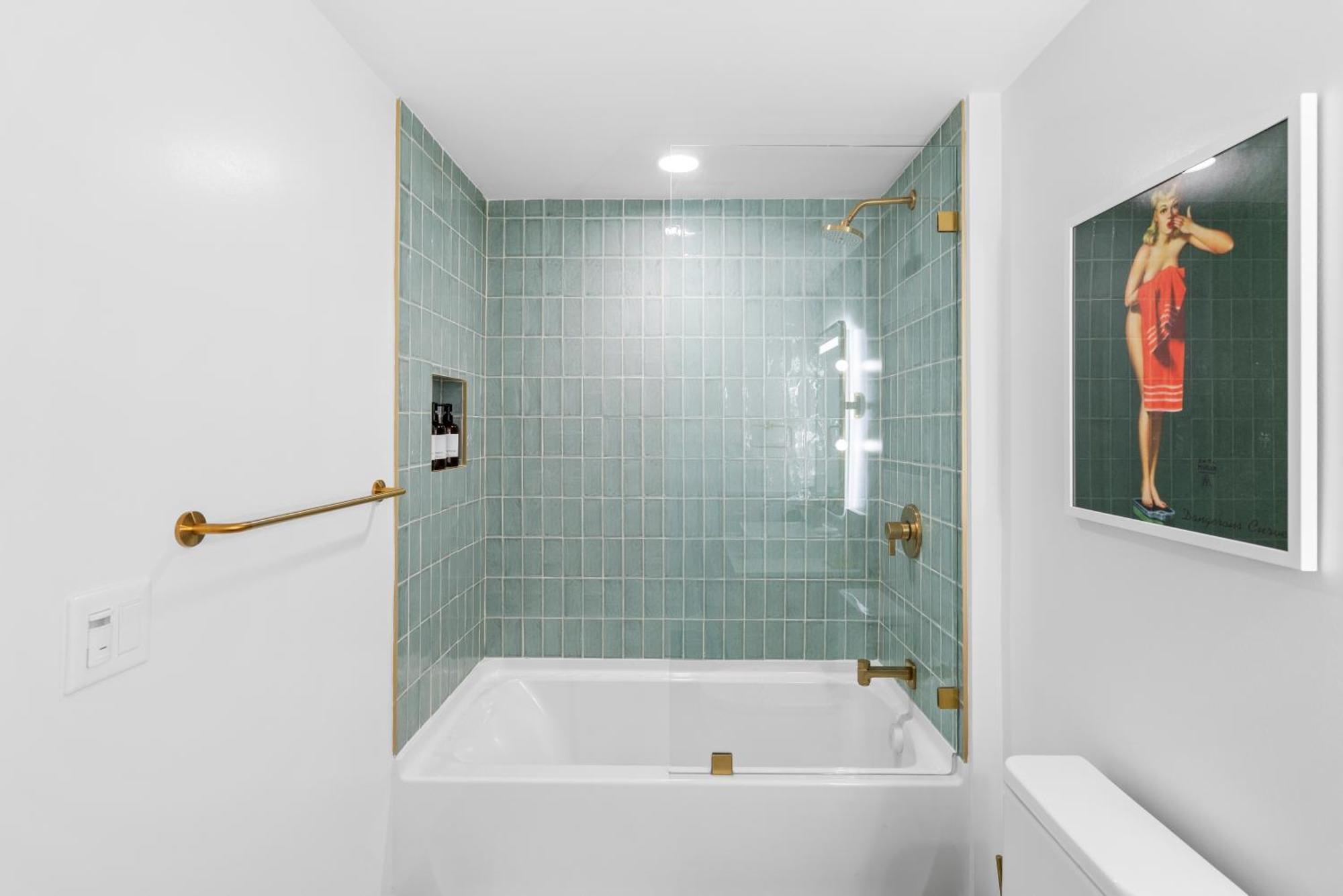 Apartment Luxury 2-bdrm In The Heart Of Downtown