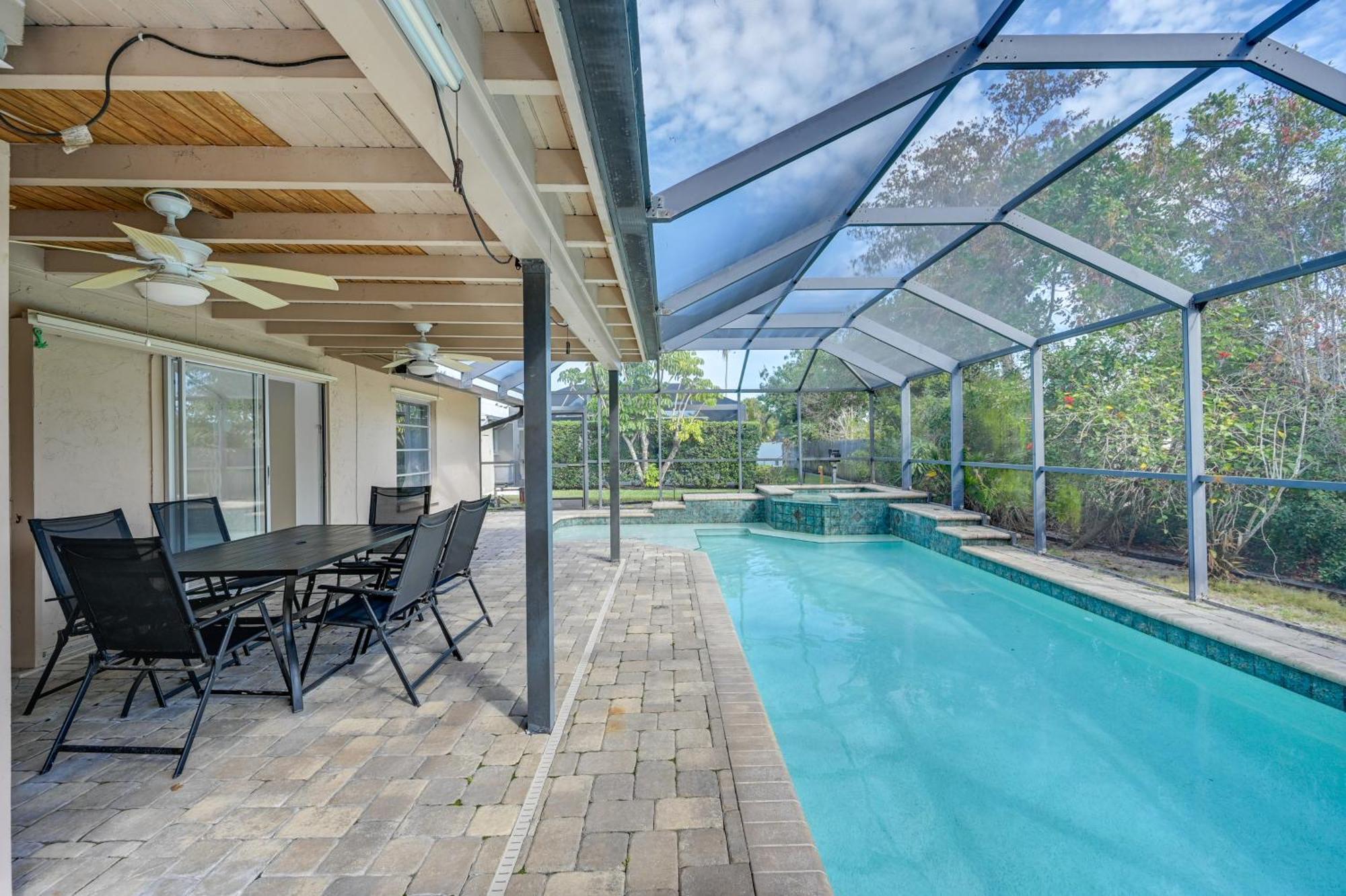 3 Mi To Botanical Garden With Hot Tub! Holiday home