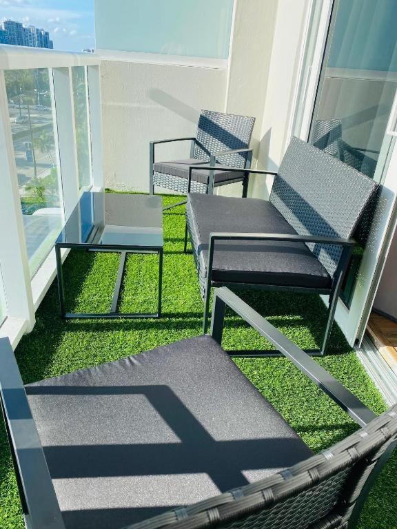 Departamento Sobre La Playa Con Vista A La Collins Ave * Sunny Isles Beach
