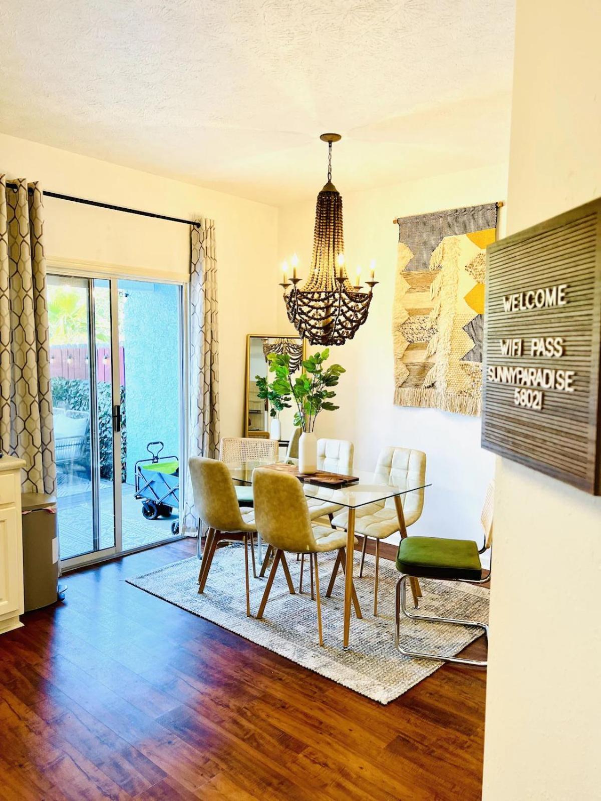 Dog And Kid Friendly House - Private Yard & Deck - 3 Min Walk To Panama City Beach
