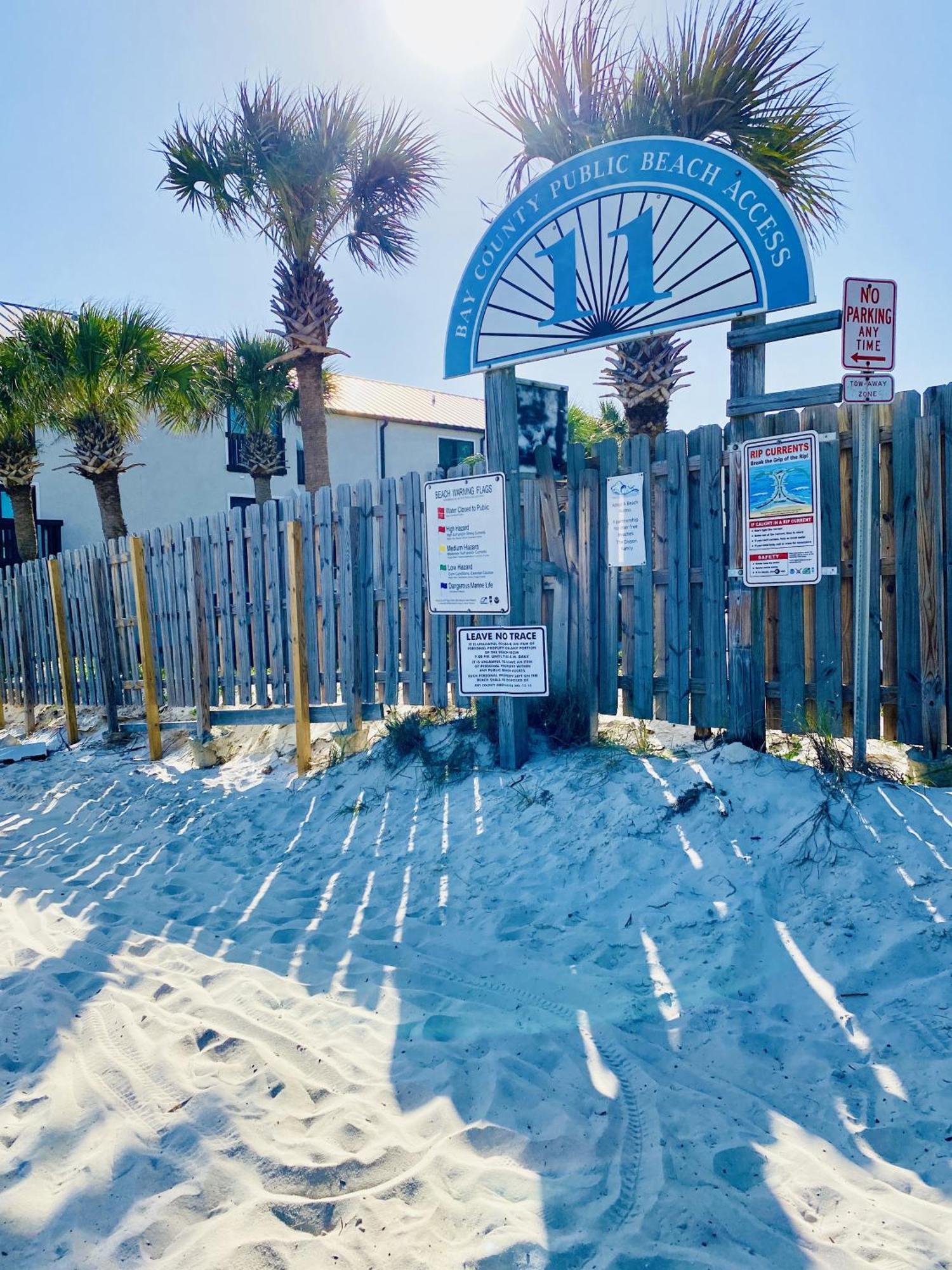 Dog And Kid Friendly House - Private Yard & Deck - 3 Min Walk To