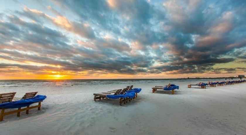Pointe Estero Resort