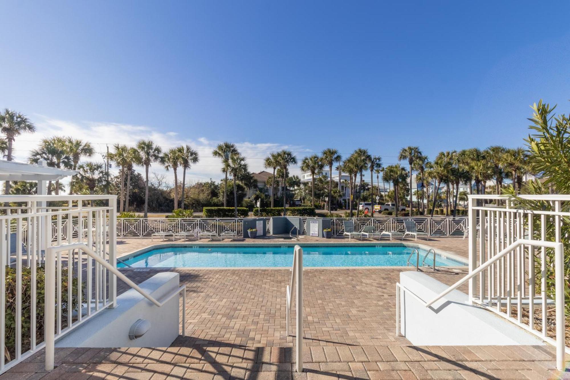 Gulf Place Aparthotel