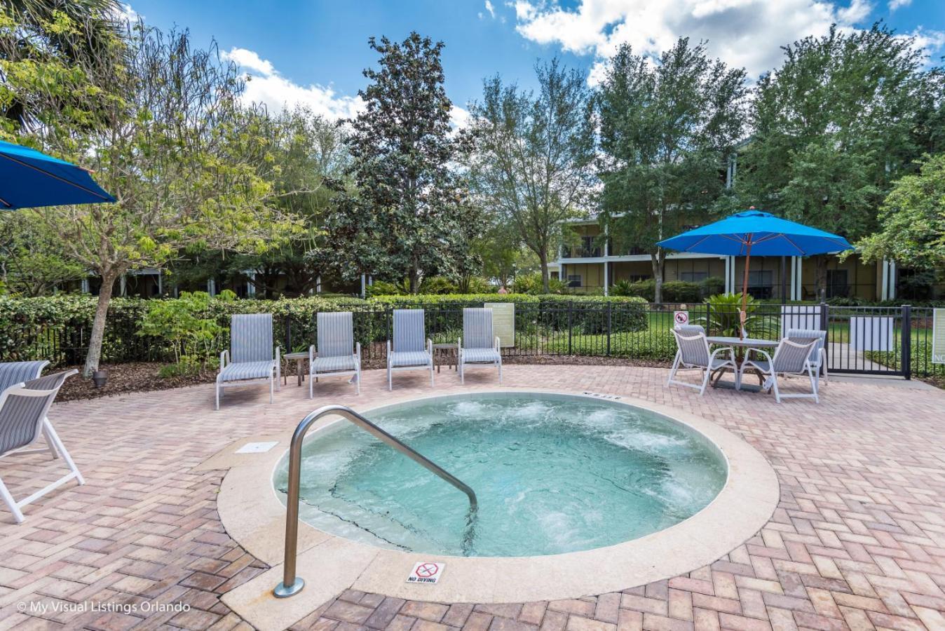 Holiday home Balcony Access Splashpad Hot Tub Pool