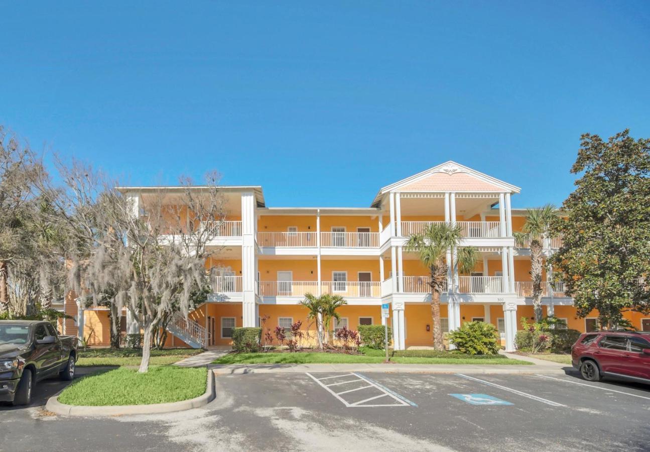 Holiday home Balcony Access Splashpad Hot Tub Pool *