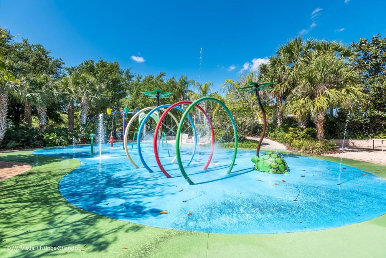 Balcony Access Splashpad Hot Tub Pool Holiday home