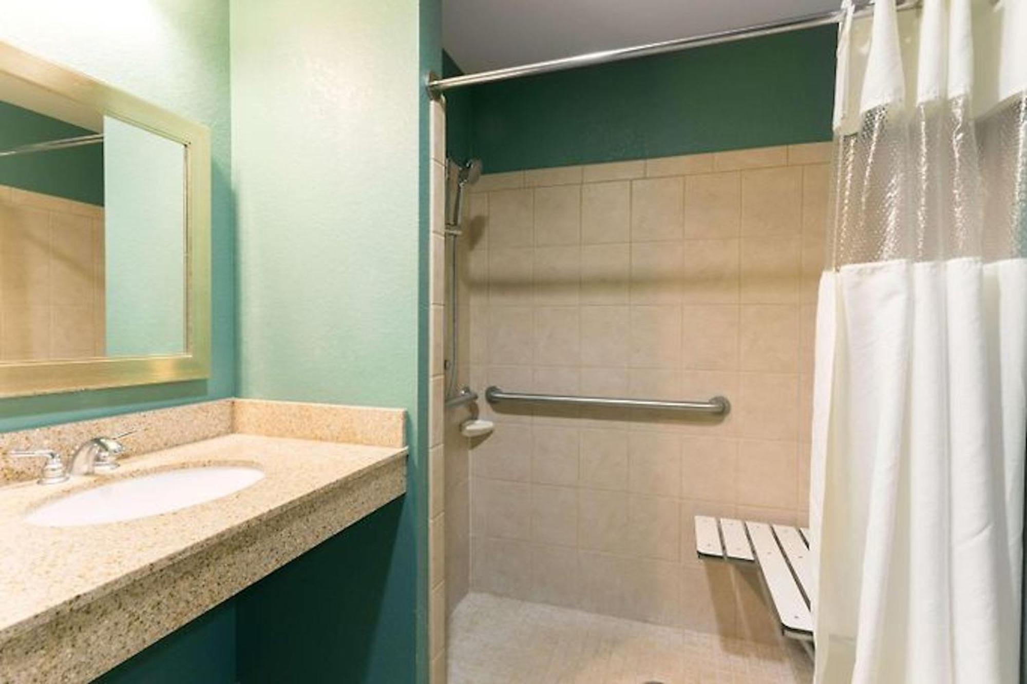 & Suites-i-95 Palm Coast