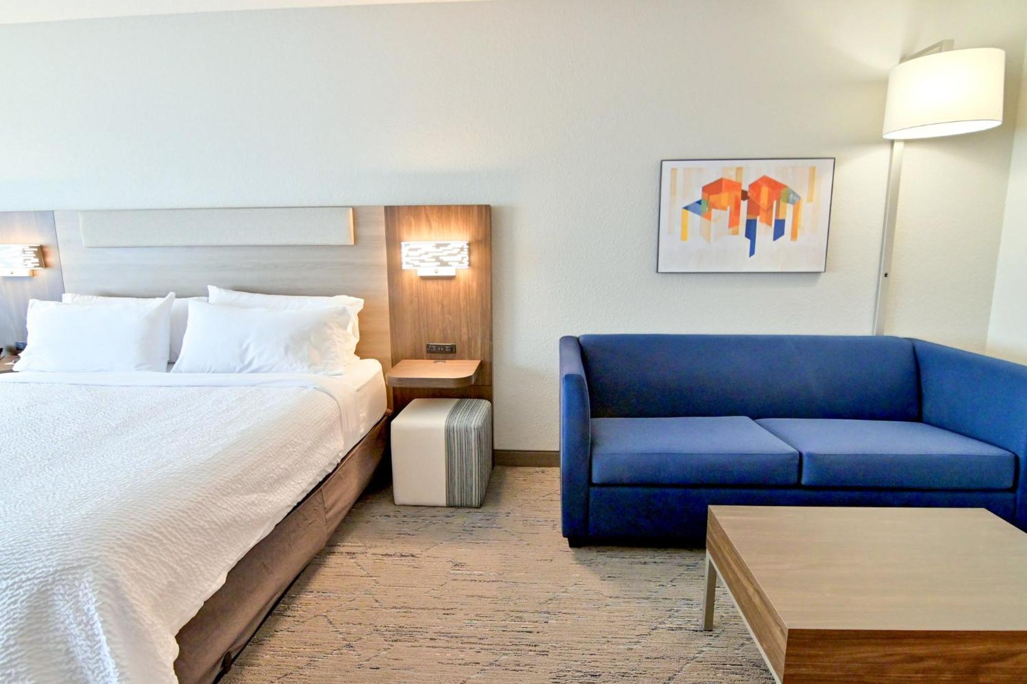 & Suites-i-95 2*