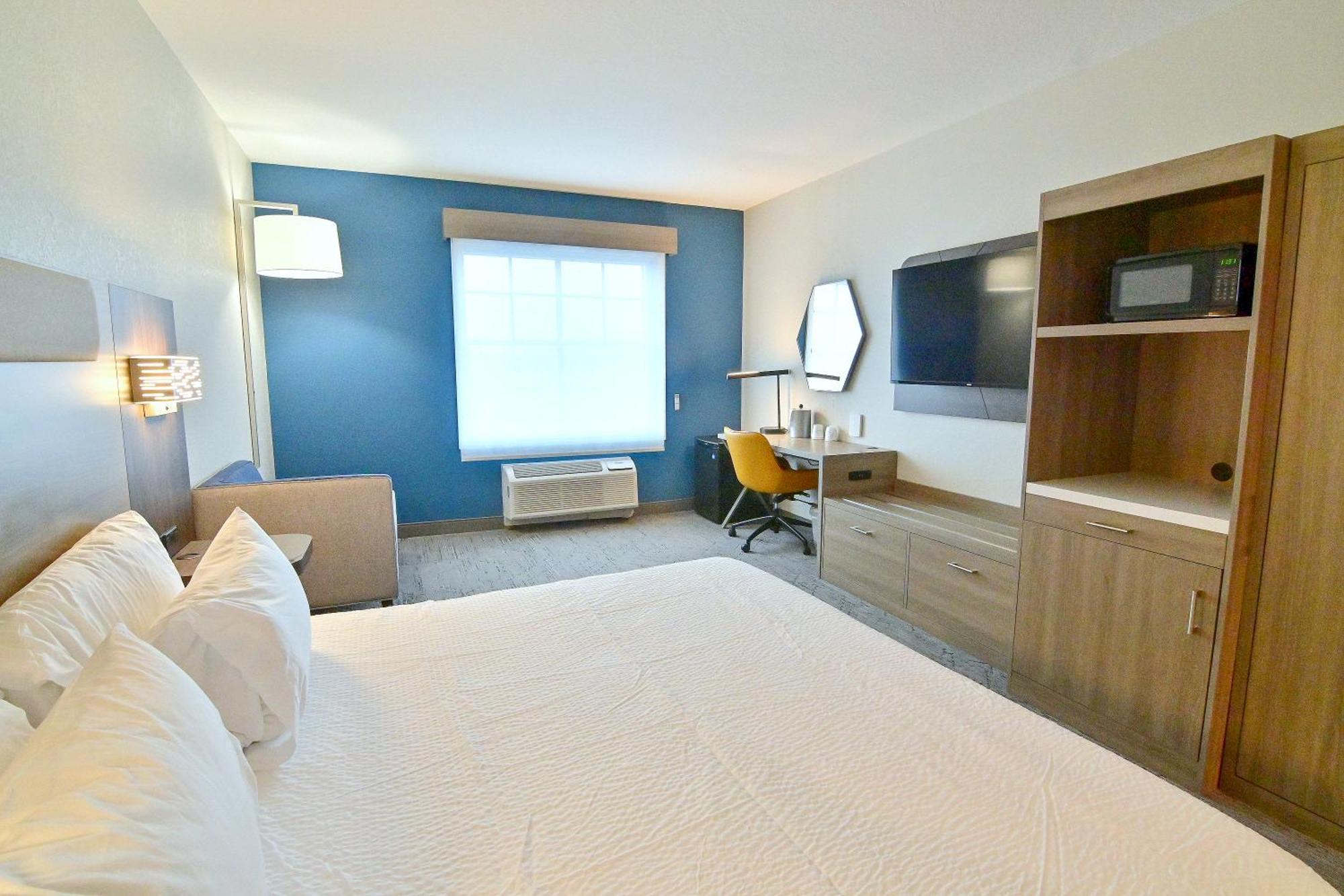 & Suites-i-95 Hotel