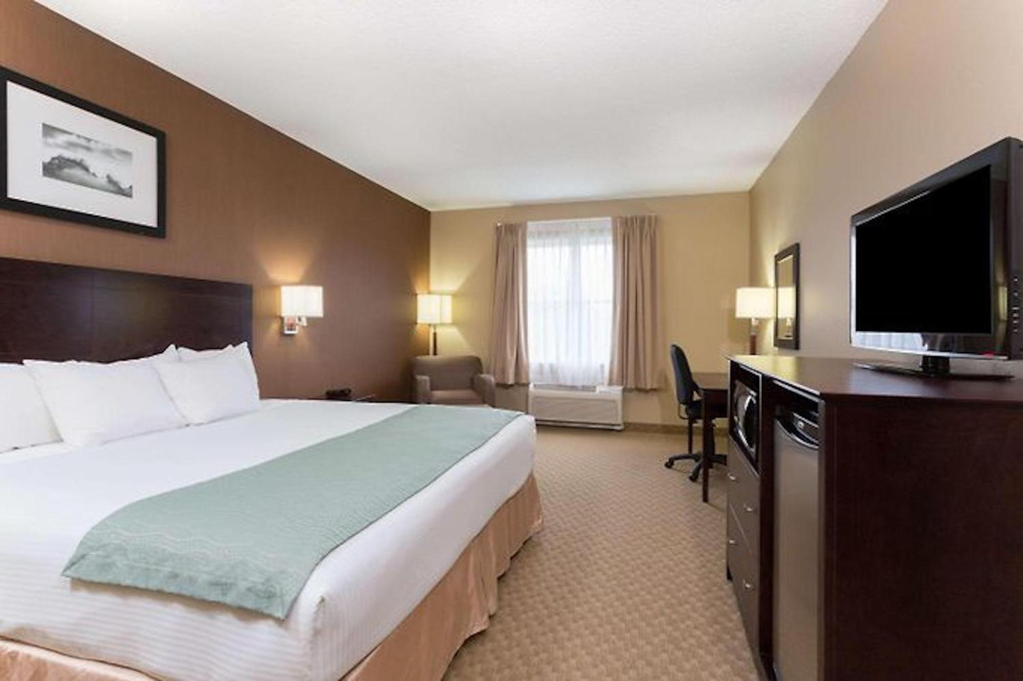 & Suites-i-95 Hotel Palm Coast