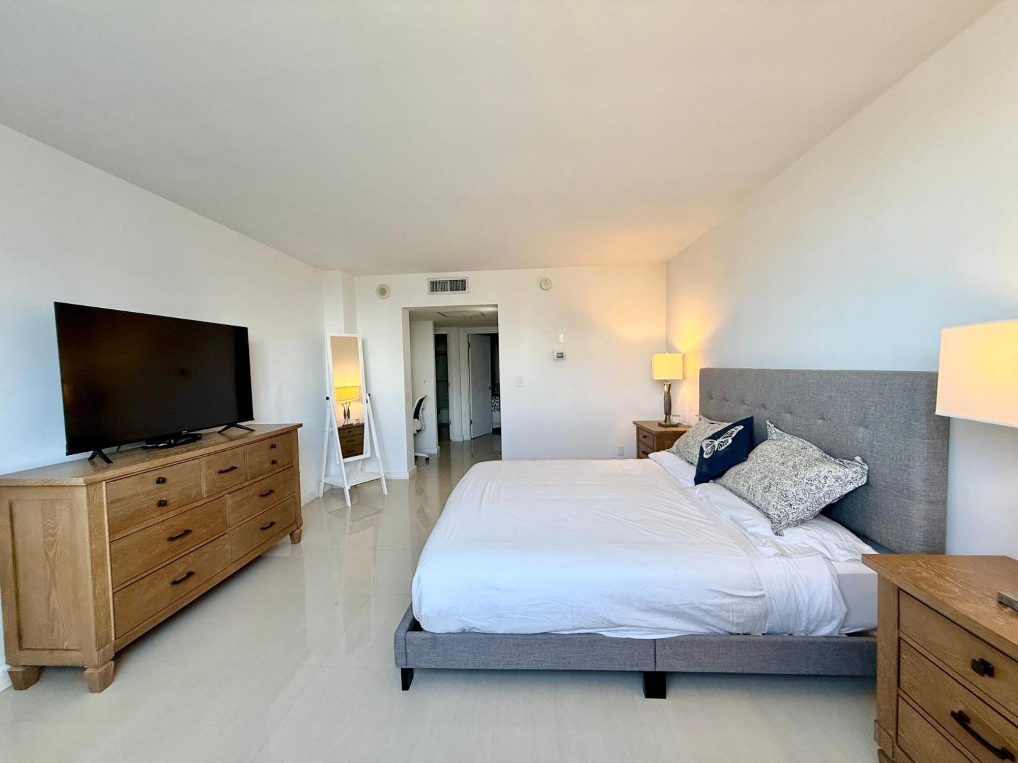 1 Spring Promo - Sunny Isles Seaview Condo, Walk To Beach, Amazing Amenities Sunny Isles Beach