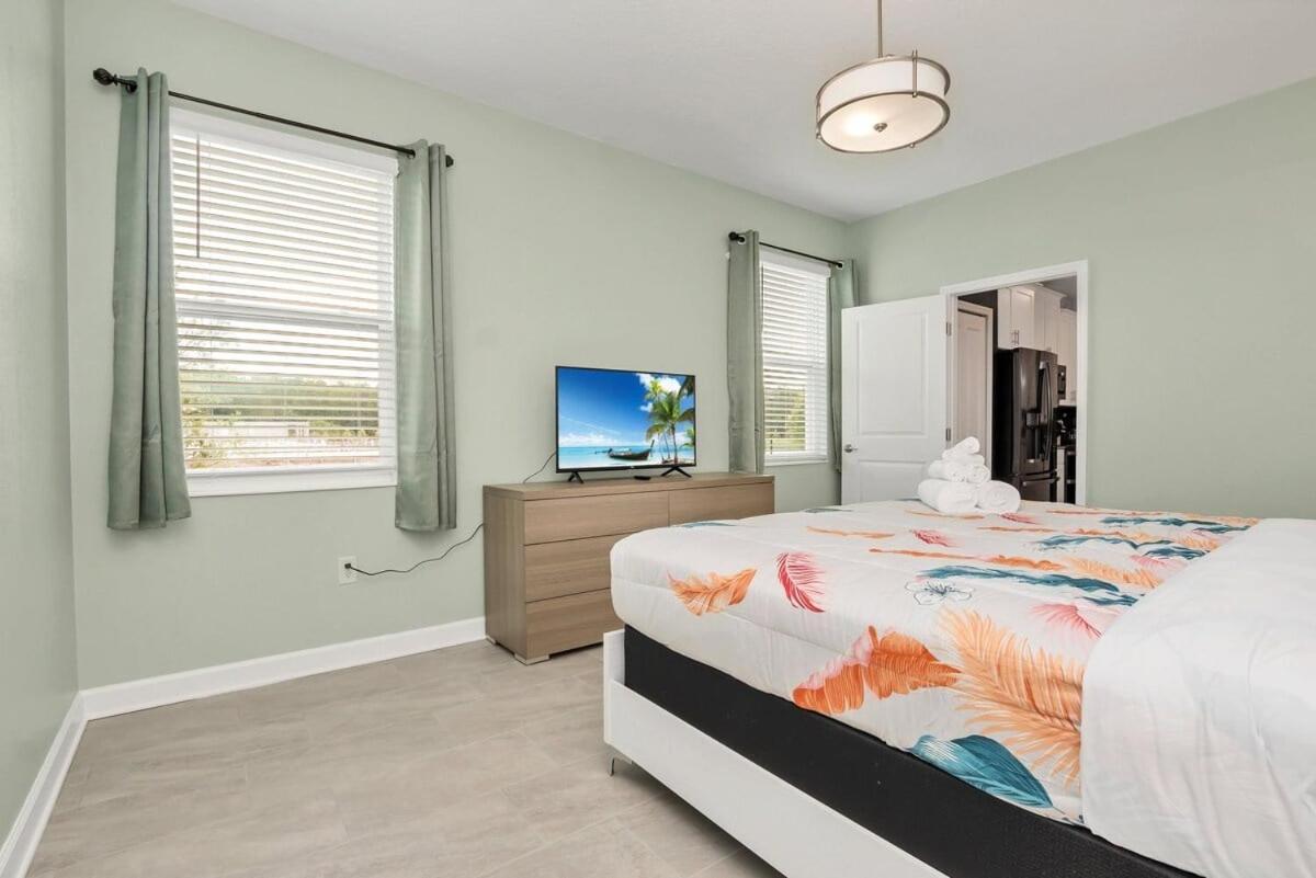 Brand New Storey 8br With View * Kissimmee