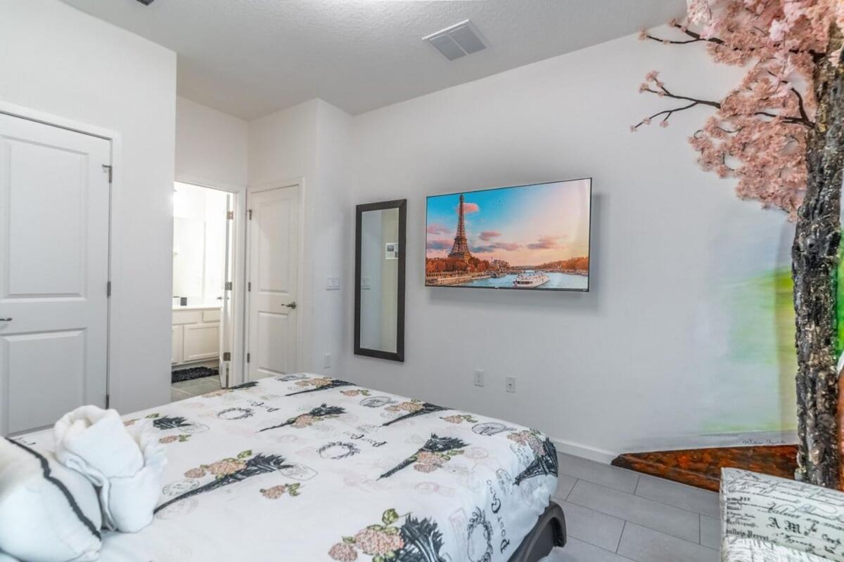 Brand New 15br Mansion Pool Close To