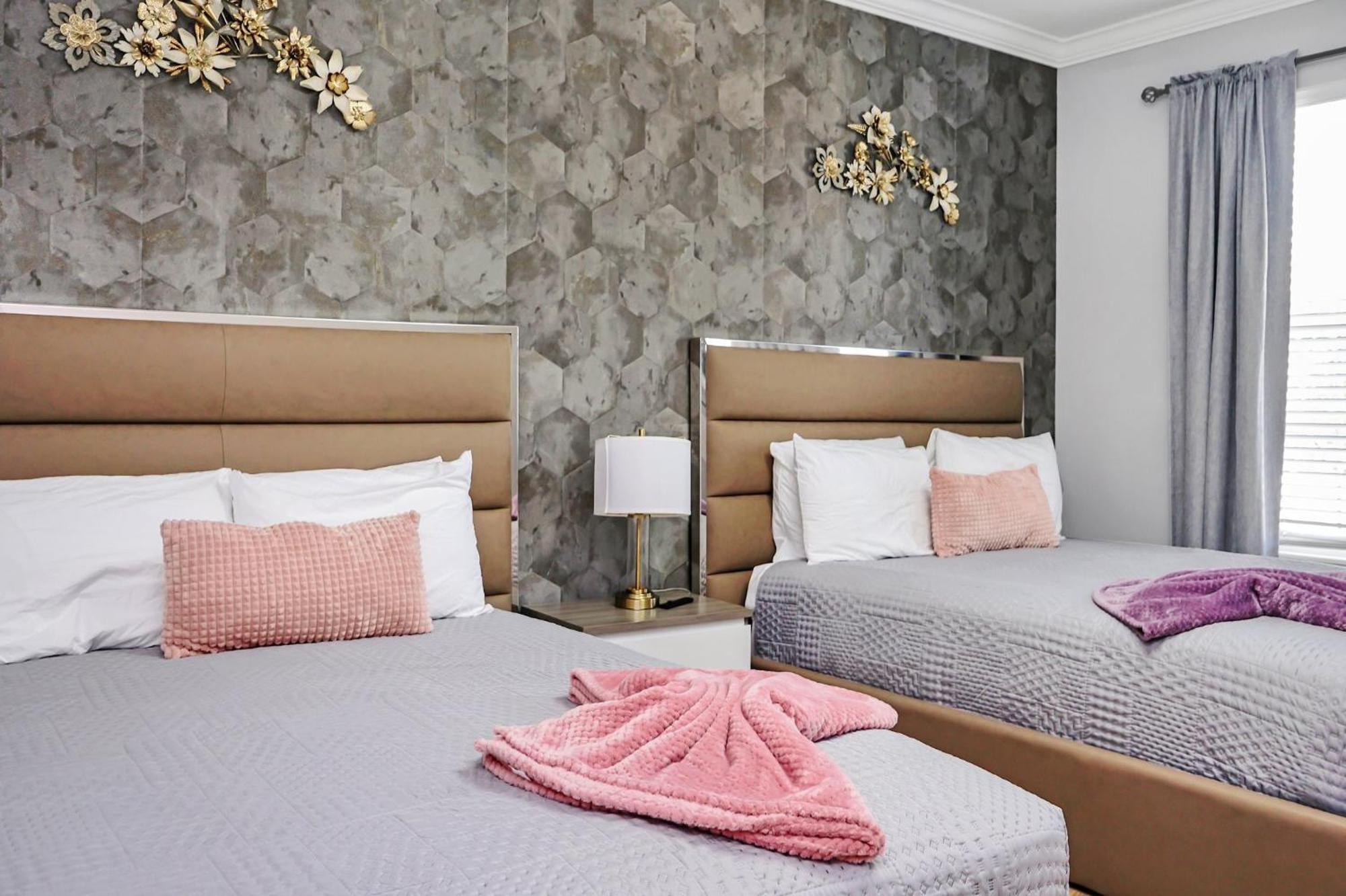 Holiday home Brand New 10beds At Windsor Island With Pool *