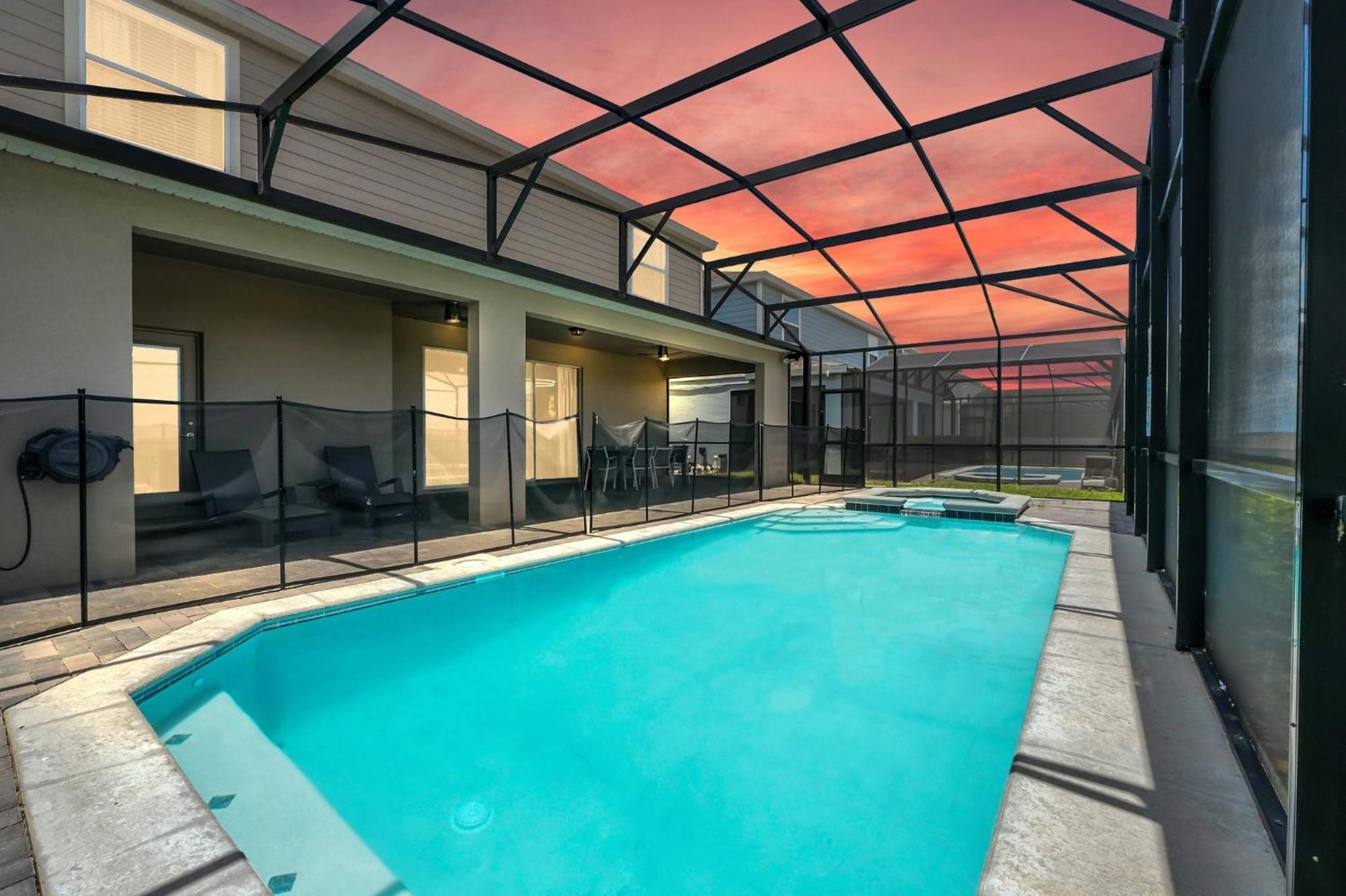 Holiday home Brand New 10beds At Windsor Island With Pool *