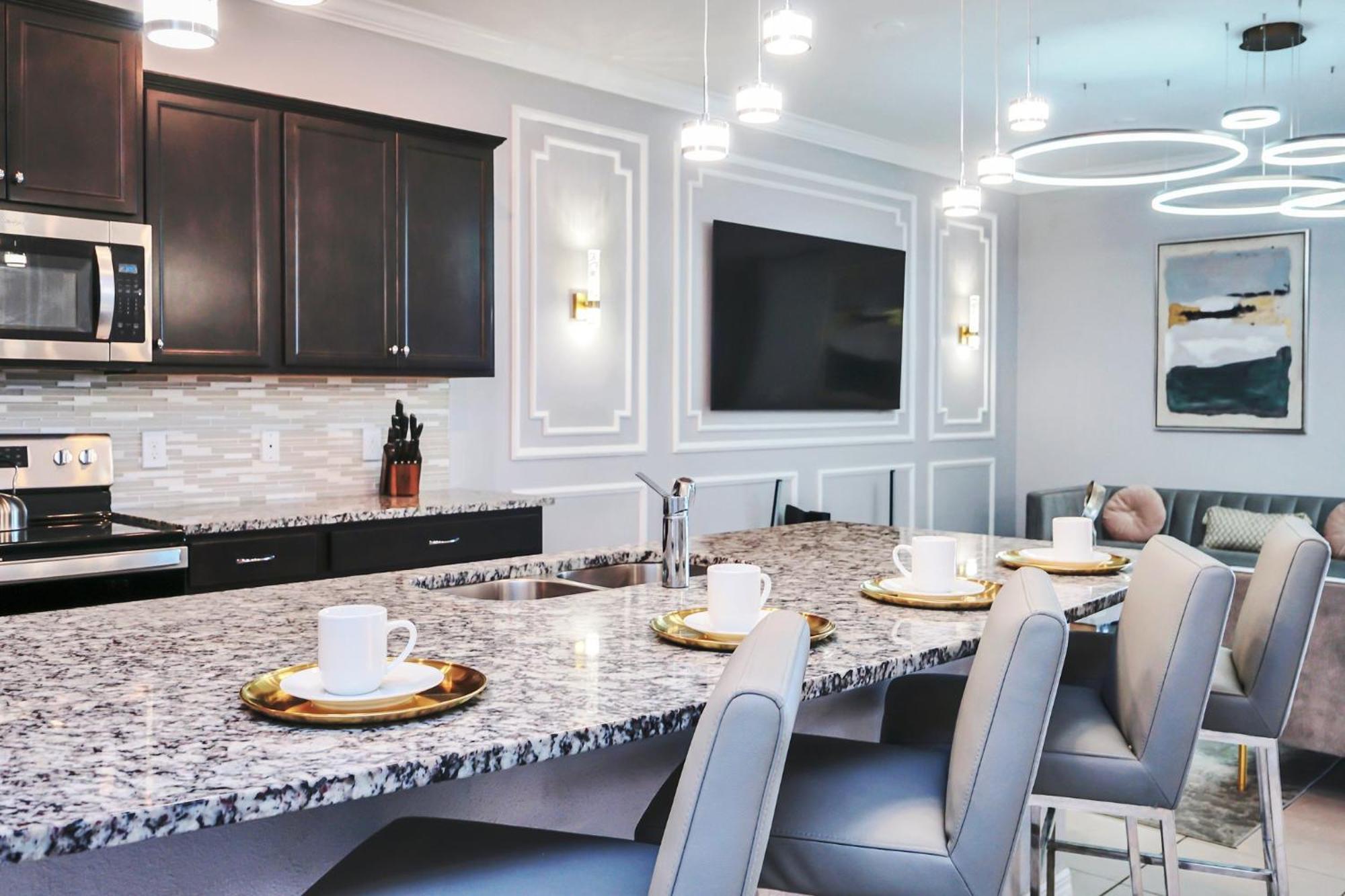 Brand New 10beds At Windsor Island With Pool Holiday home *