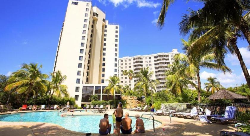 Pointe Estero Resort 3*