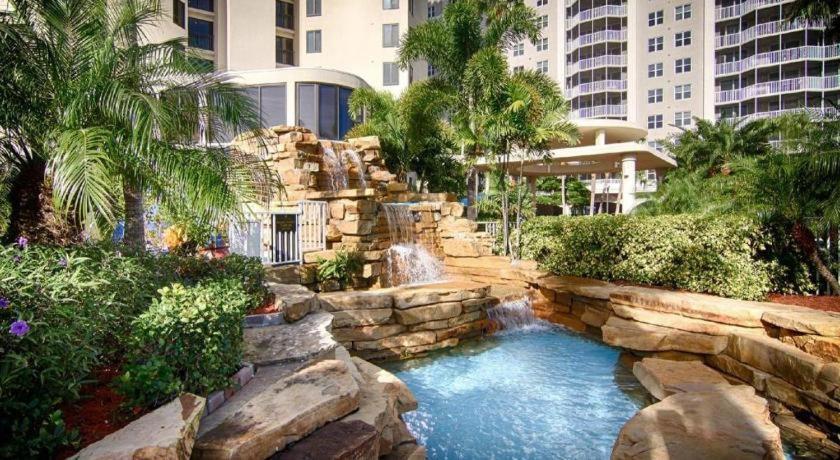 Resort Pointe Estero