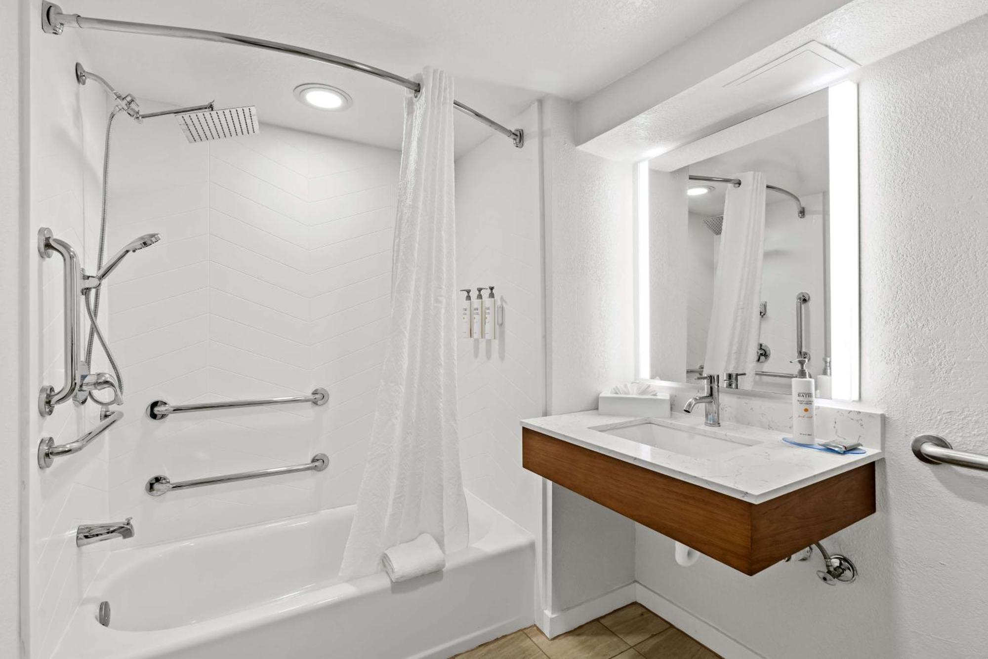 Sonesta Essential Hotel 3*