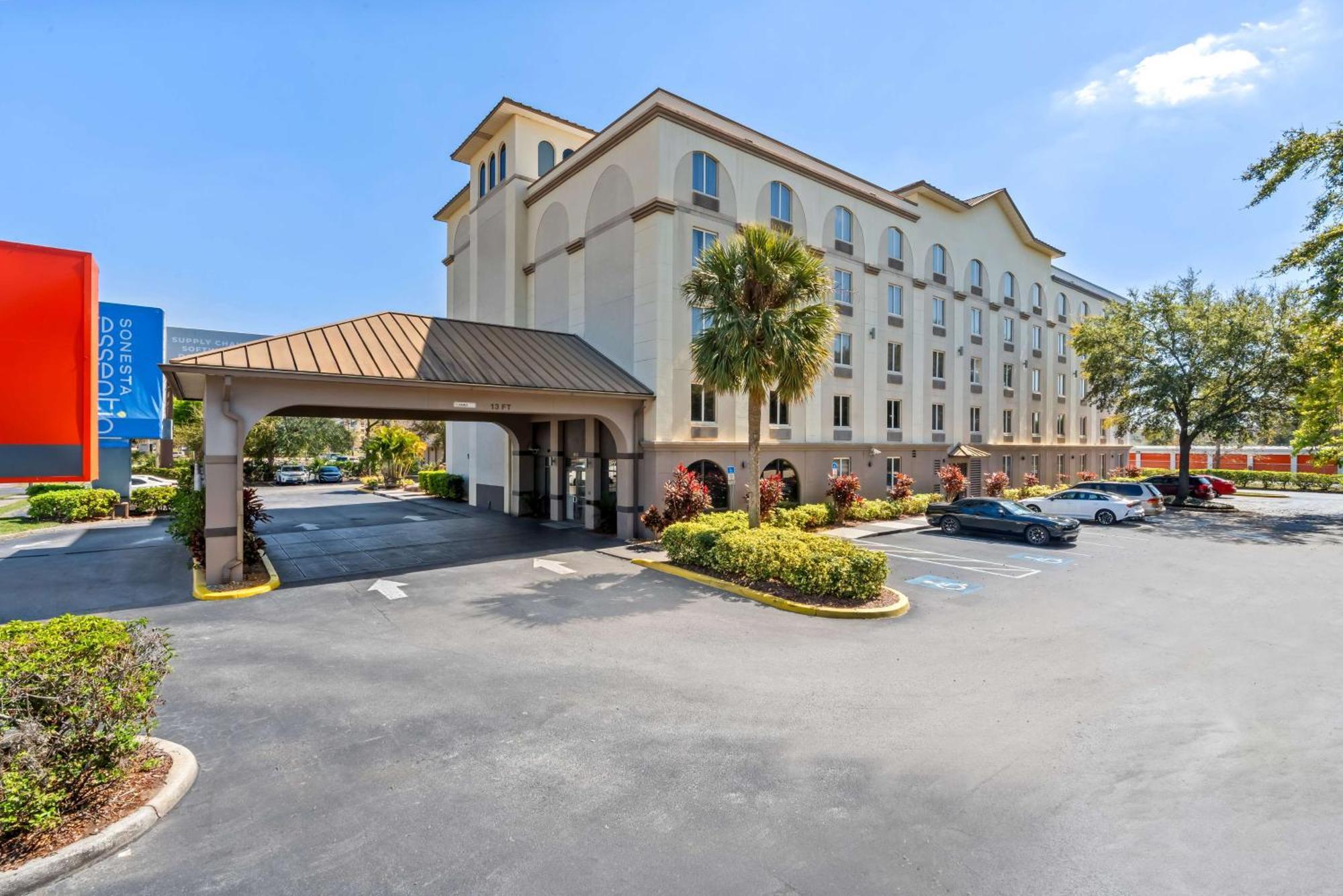 Sonesta Essential Hotel