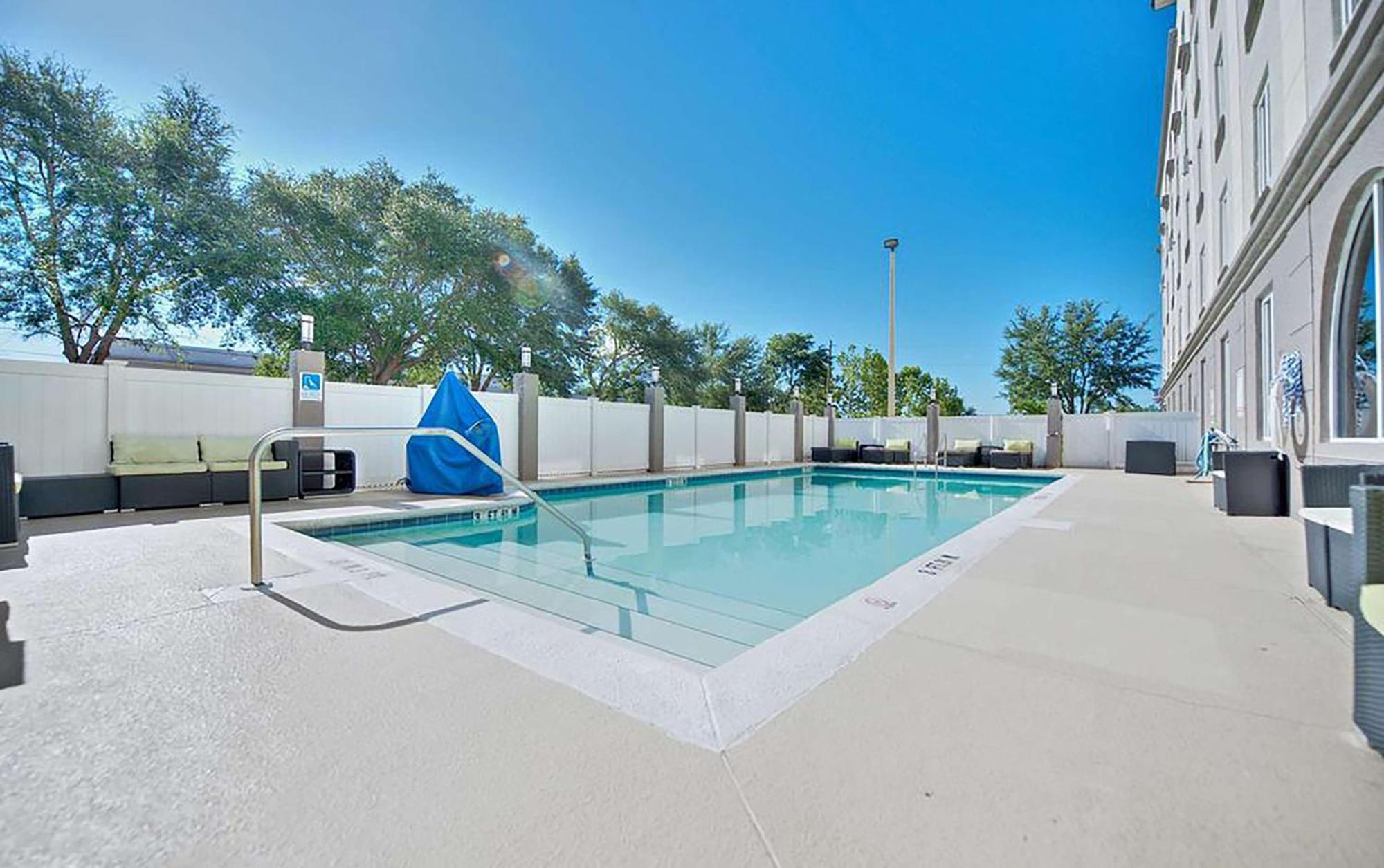 Hotel Sonesta Essential 3*