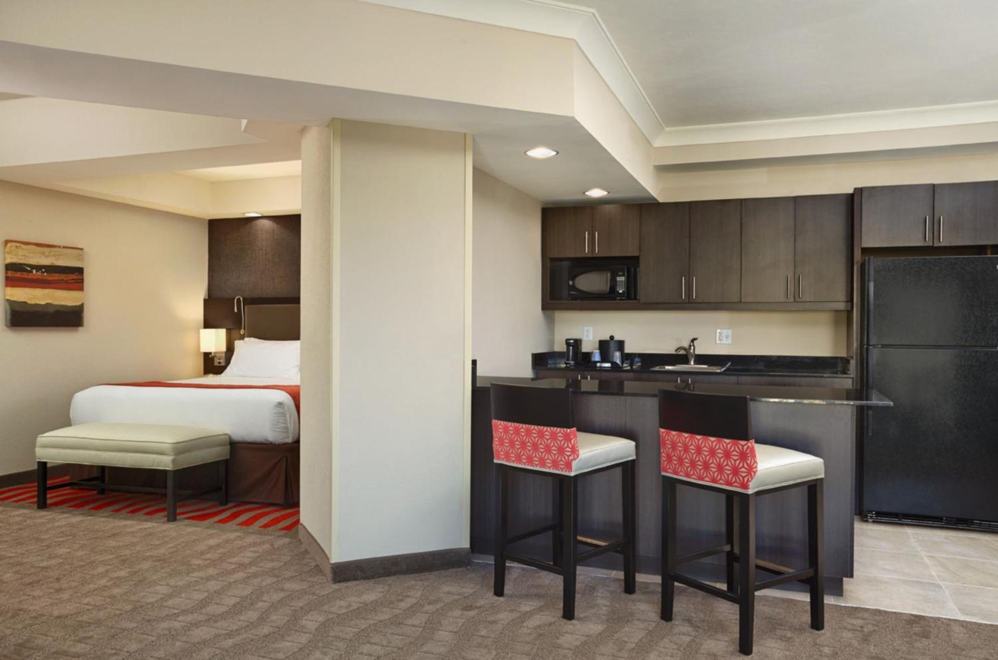 Express & Downtown - 5th Avenue By Ihg Hotel Naples