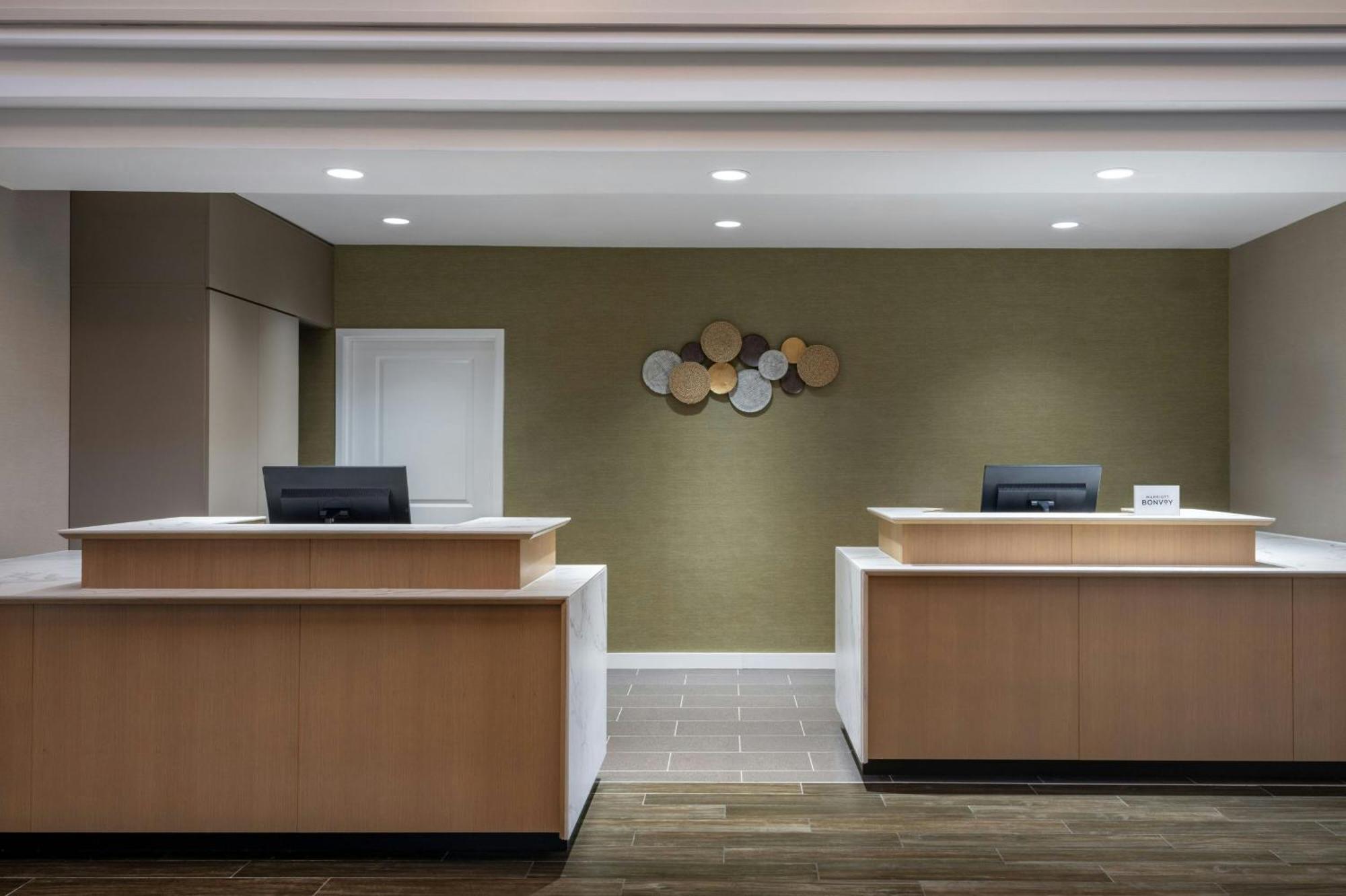 Residence Inn Melbourne 3*
