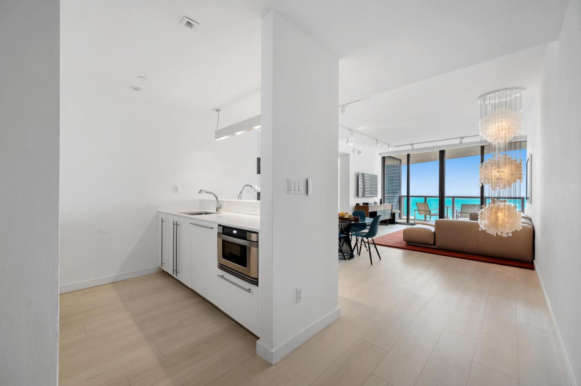 Ocean View At South -1614 * Miami Beach