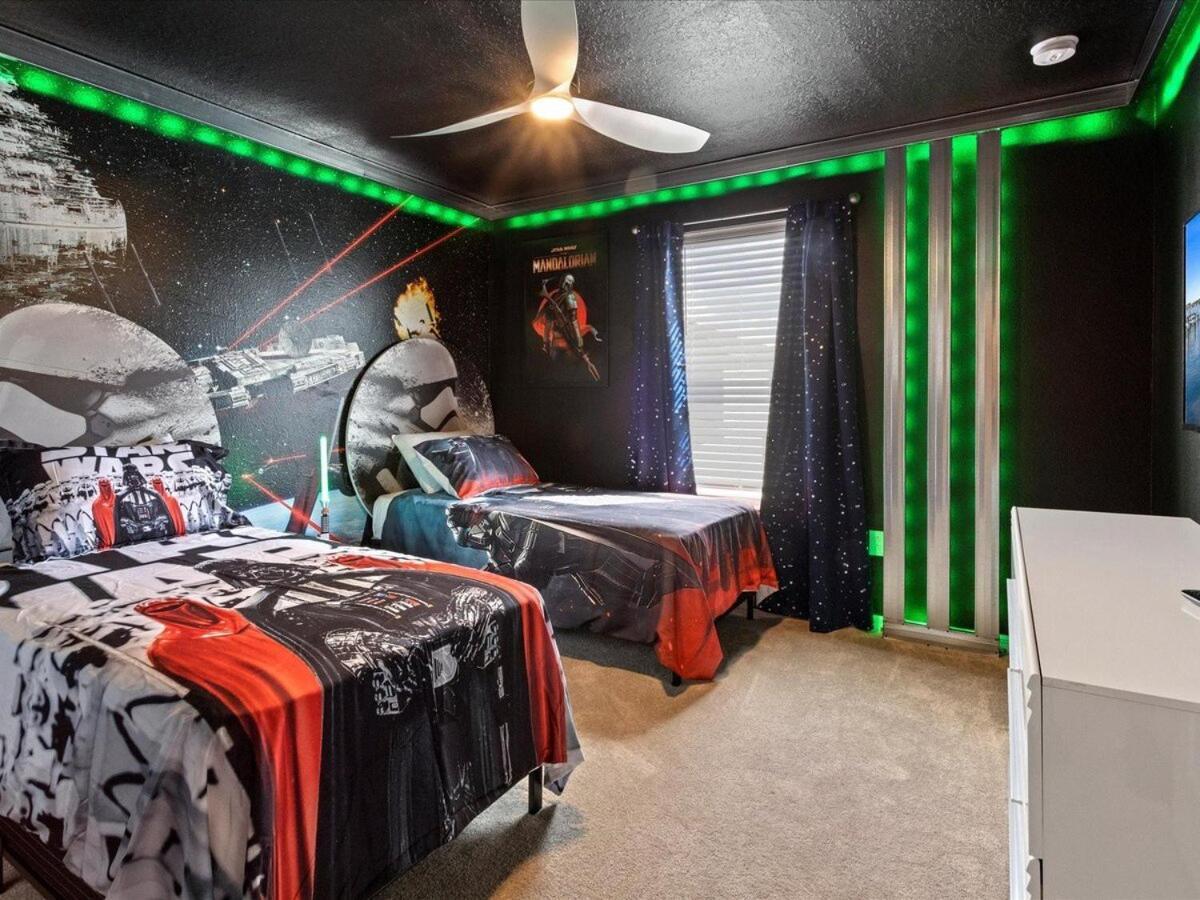 Dazzling Windsor Island 7br Themed Gameroom *