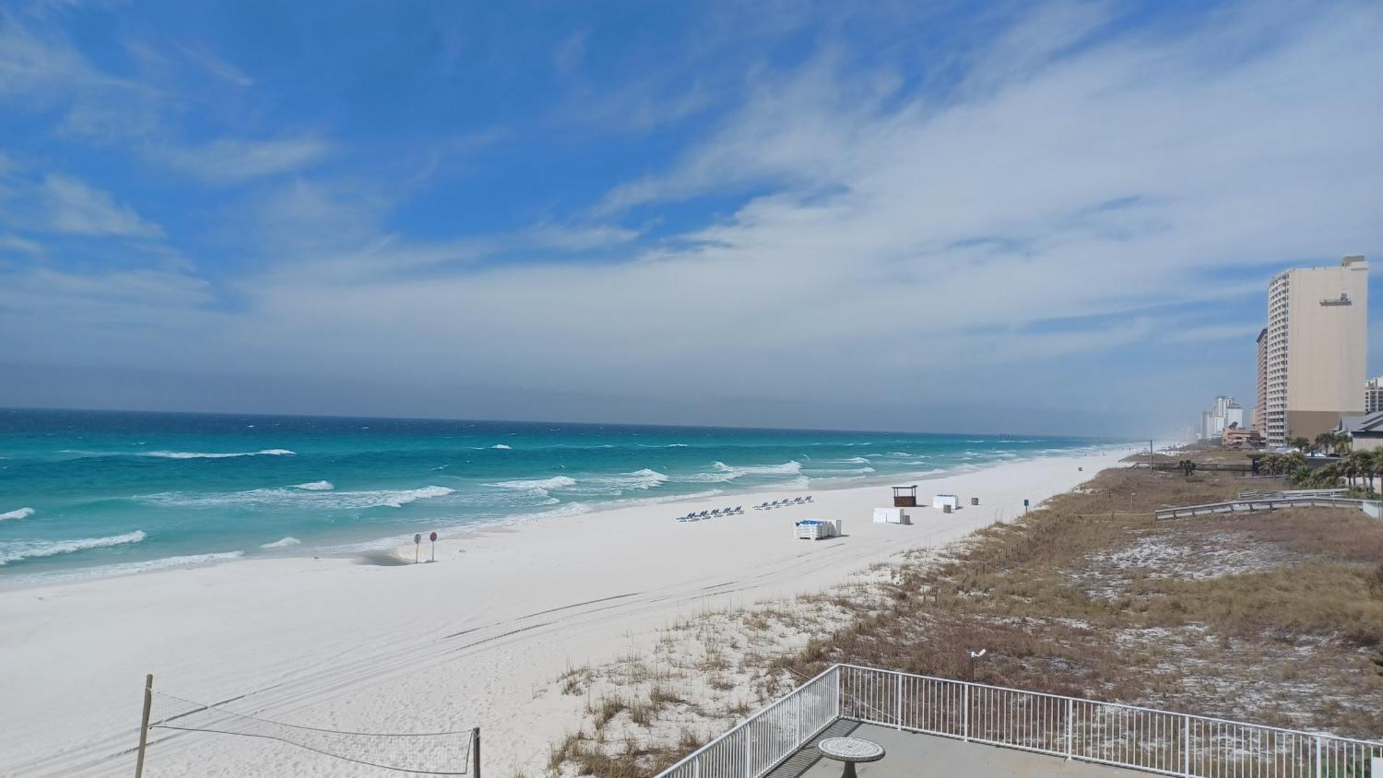 Couples Getaway, Honeymoon Sweet, Perfectly Cozy Front With Kitchen, Pool, Free Parking,check-in At Door *