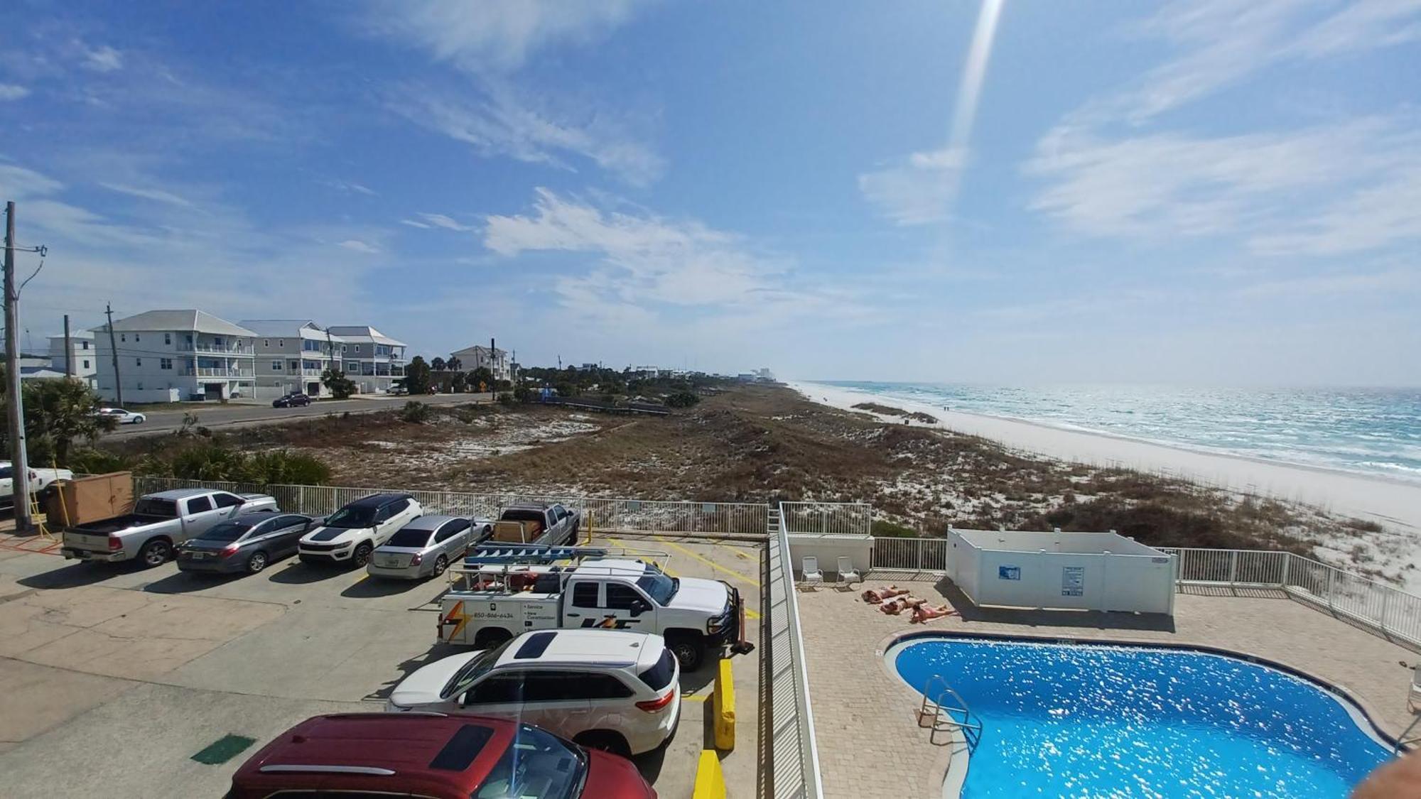 Aparthotel Couples Getaway, Honeymoon Sweet, Perfectly Cozy Front With Kitchen, Pool, Free Parking,check-in At Door