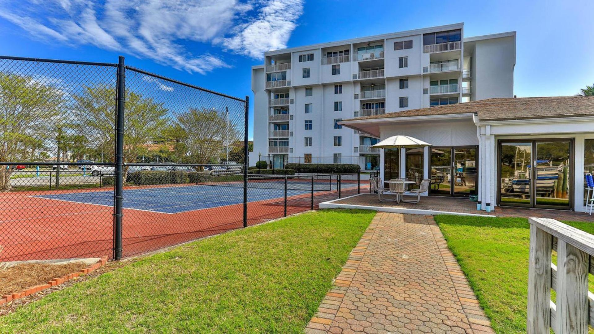 Dolphin Point 402b - 2br On Isle Holiday home *