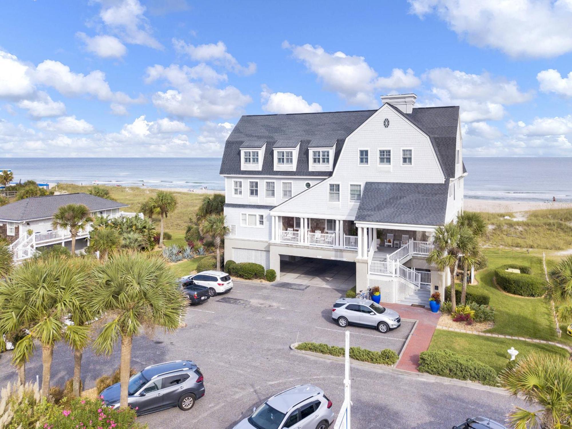 Elizabeth Pointe Hotel 3*