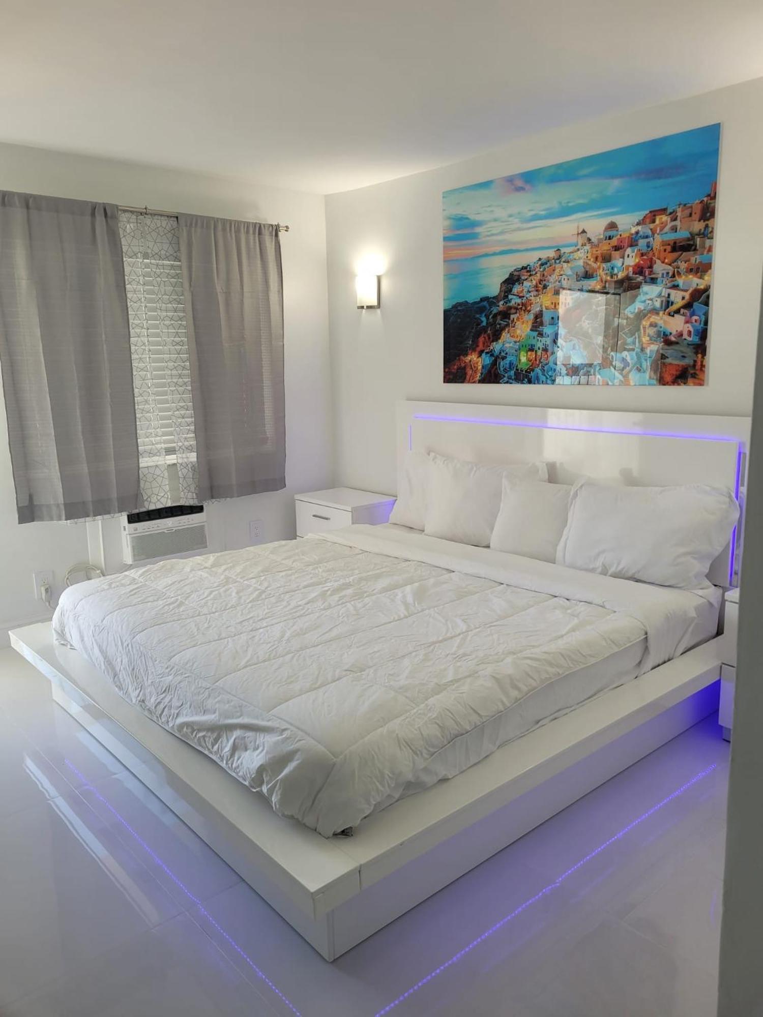 Palm Breeze Hotel Motel