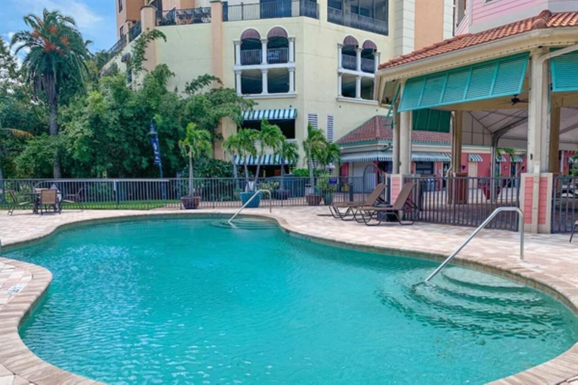 Vista Del Mar At Cape Harbour Marina, 10th Floor Luxury Condo, King Bed, Views! Aparthotel Cape Coral
