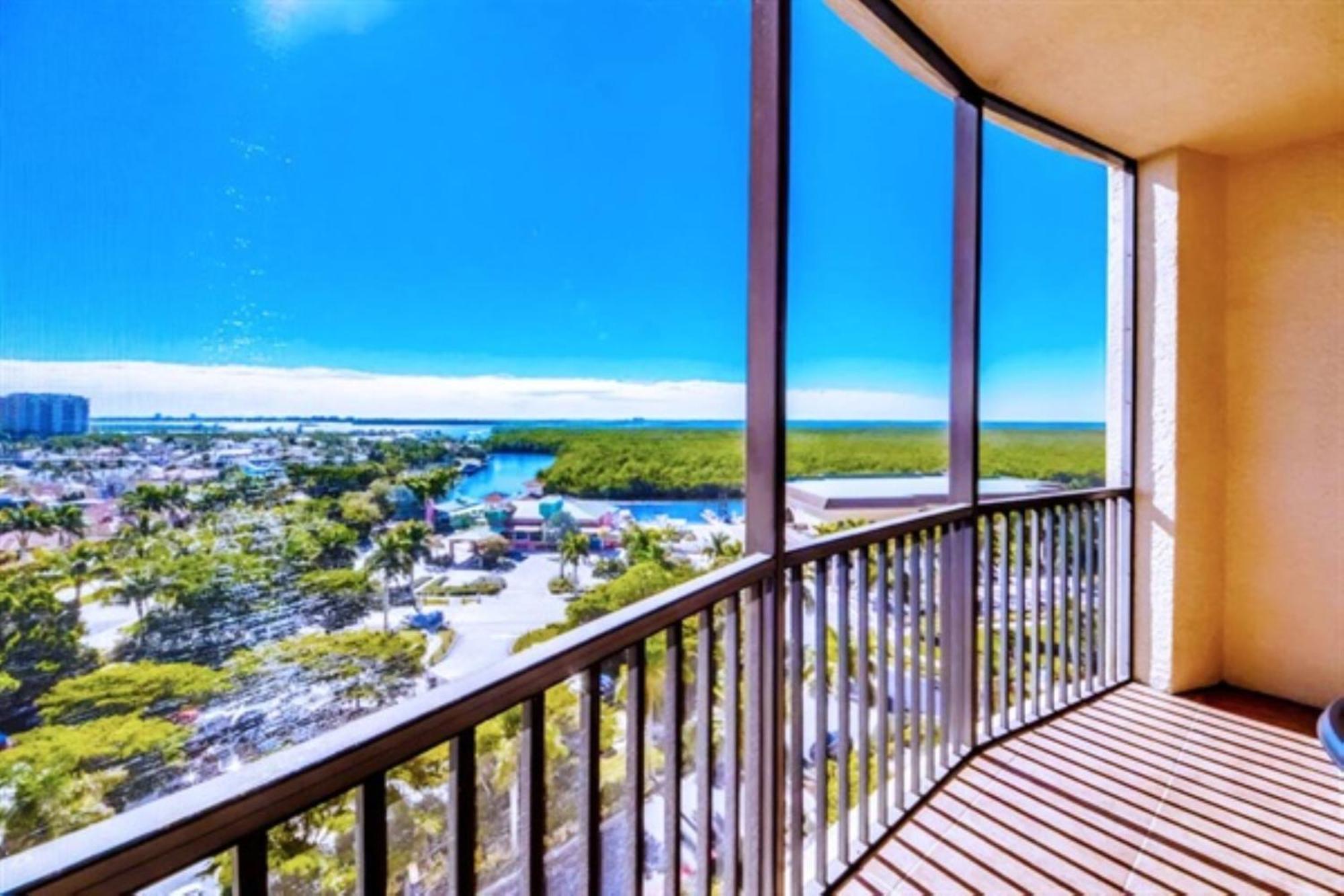 Vista Del Mar At Cape Harbour Marina, 10th Floor Luxury Condo, King Bed, Views! Cape Coral