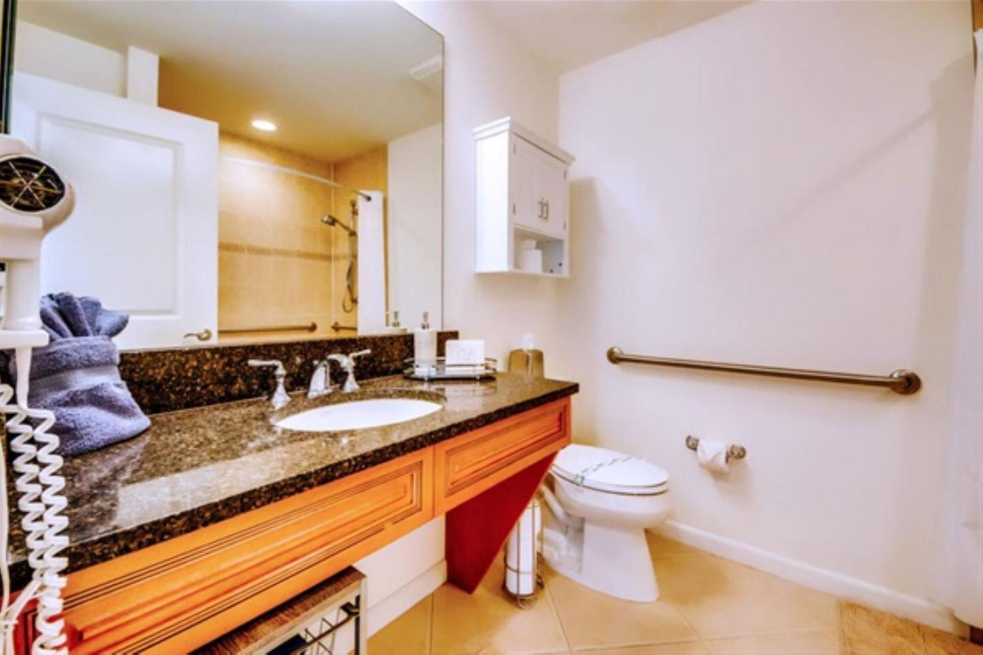 Aparthotel Vista Del Mar At Cape Harbour Marina, 10th Floor Luxury Condo, King Bed, Views! *