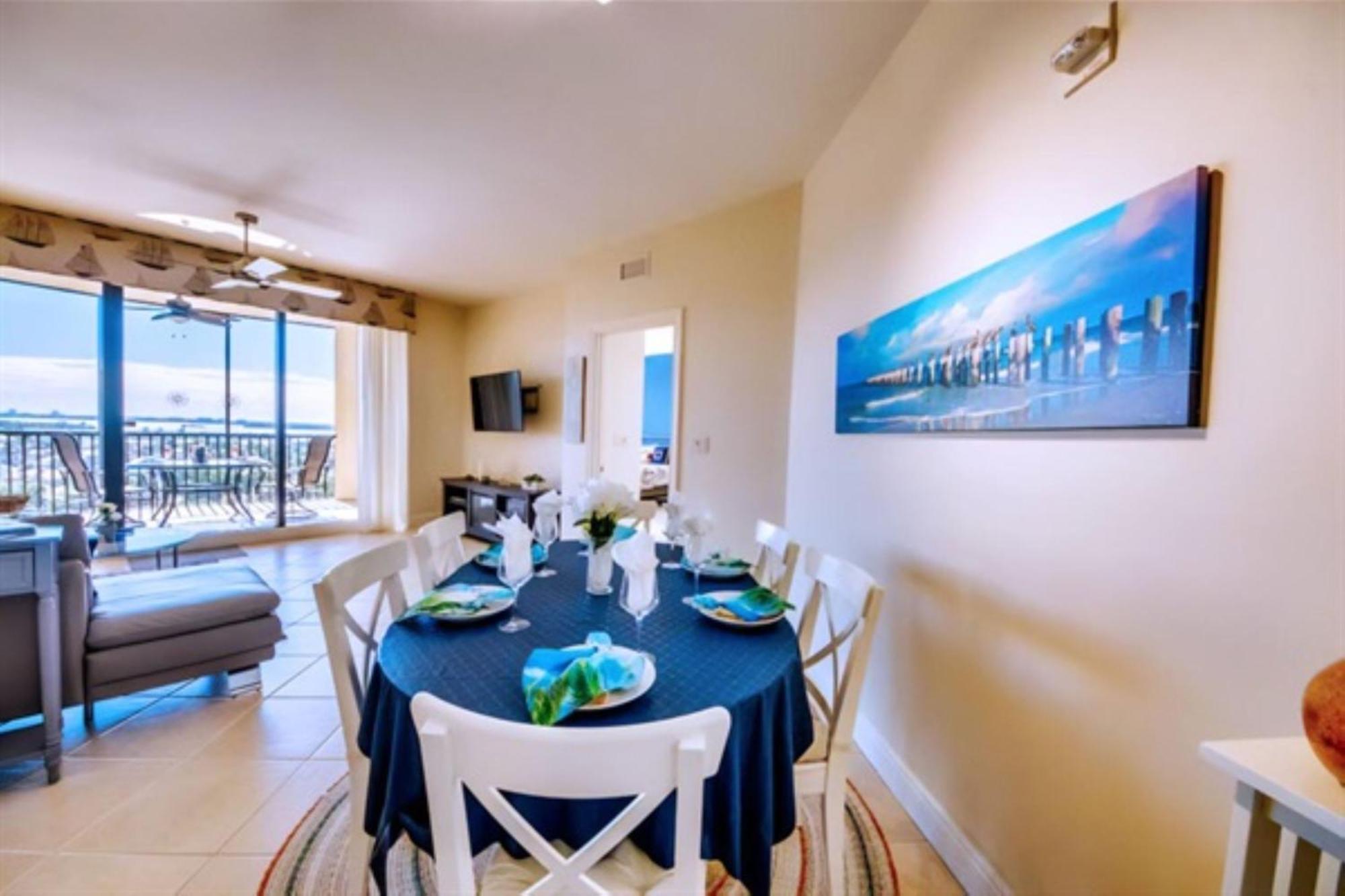 Vista Del Mar At Cape Harbour Marina, 10th Floor Luxury Condo, King Bed, Views! Aparthotel Cape Coral