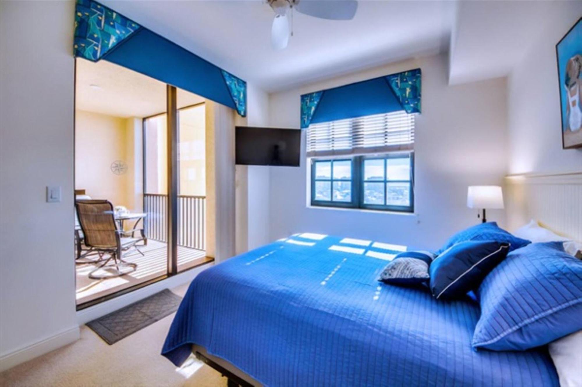 Aparthotel Vista Del Mar At Cape Harbour Marina, 10th Floor Luxury Condo, King Bed, Views! Cape Coral