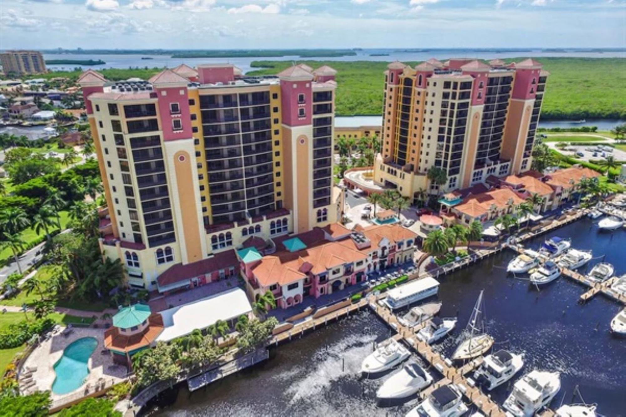 Vista Del Mar At Cape Harbour Marina, 10th Floor Luxury Condo, King Bed, Views! * Cape Coral