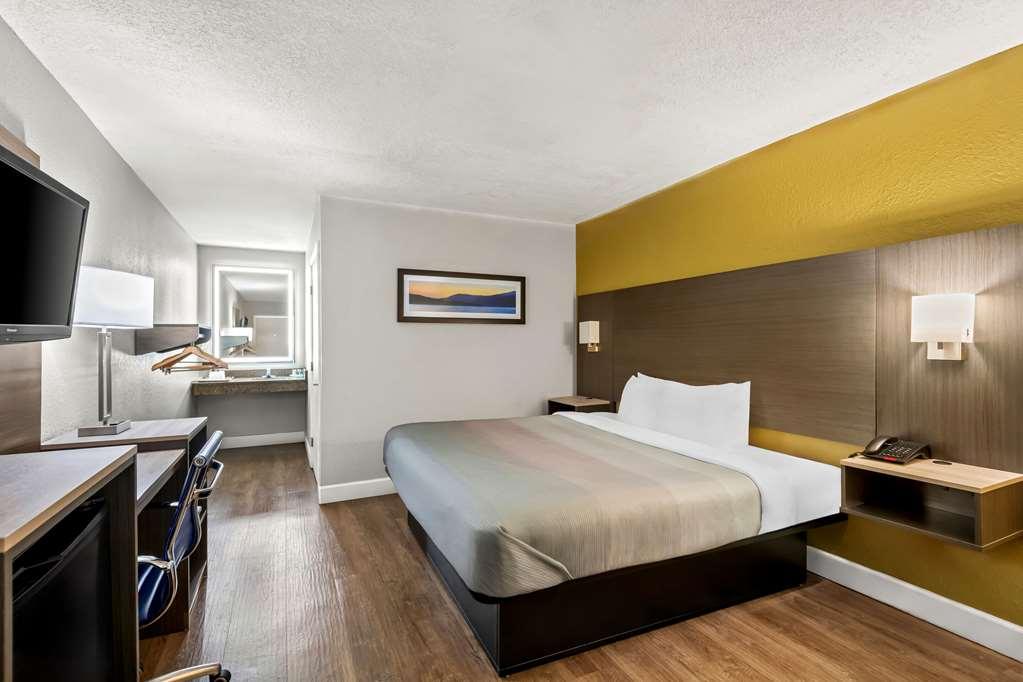 Inn Quality Near Blue Spring